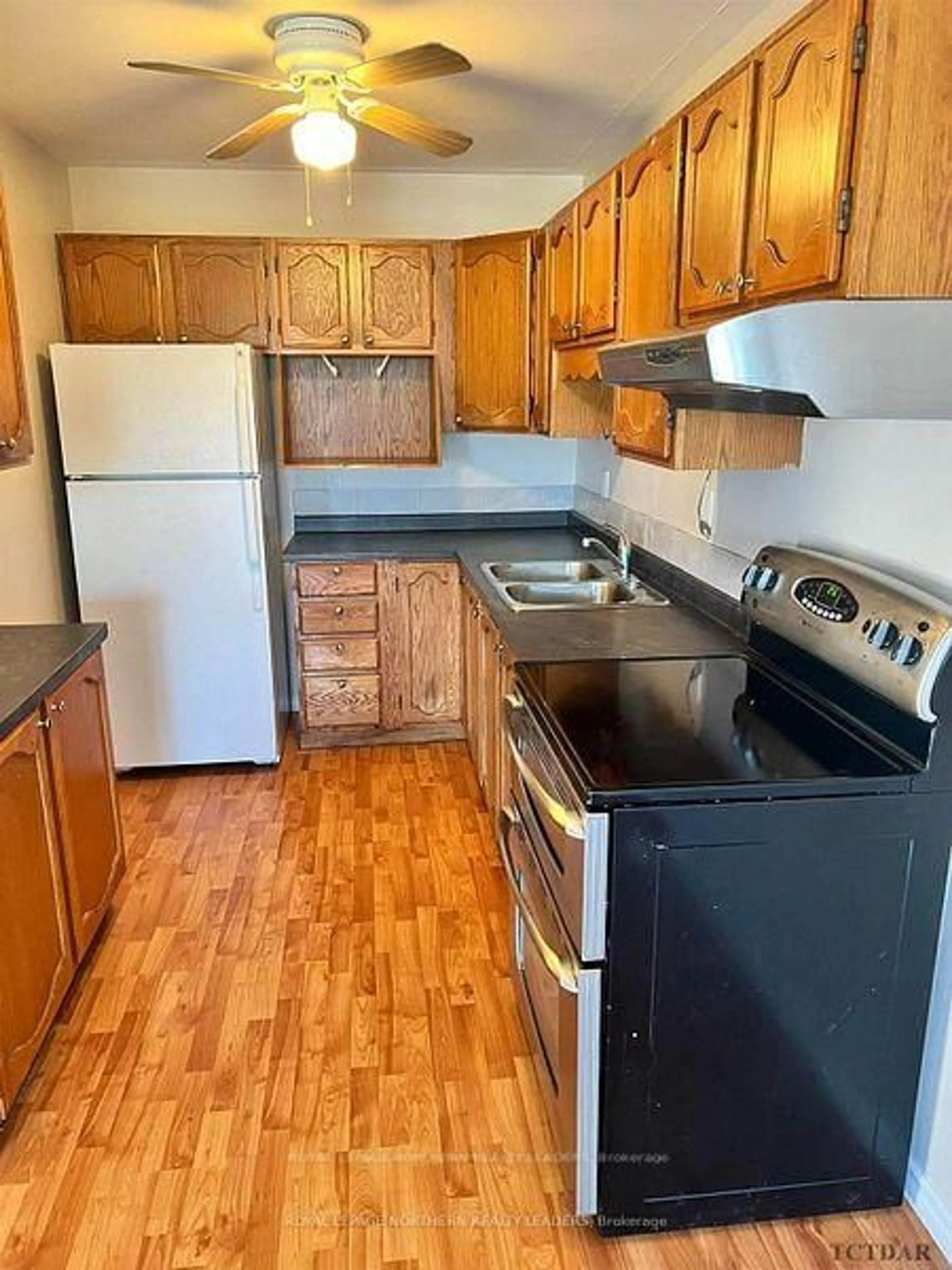 Standard kitchen, unknown for 1028 Denise St, Timmins Ontario P4N 3G2
