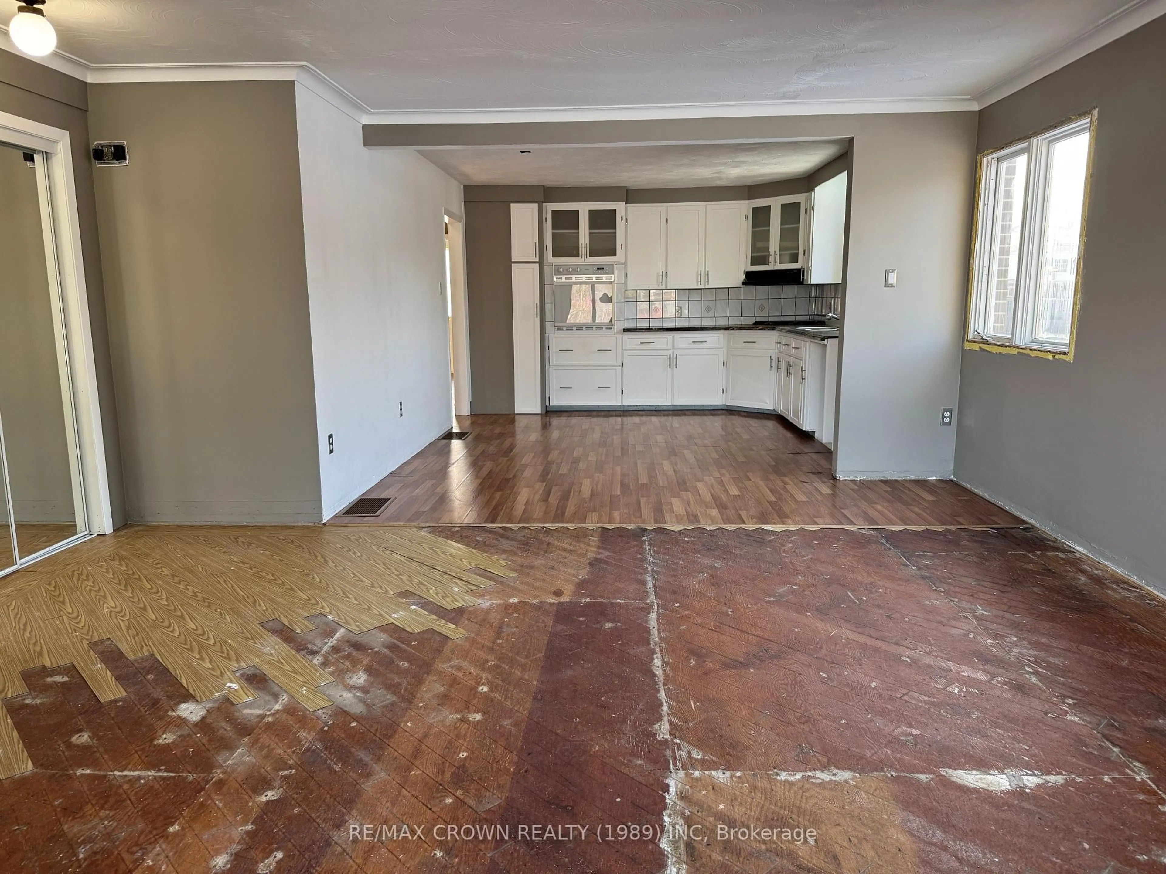 A pic of a room for 27 Ottawa St, Kapuskasing Ontario P5N 1Y6