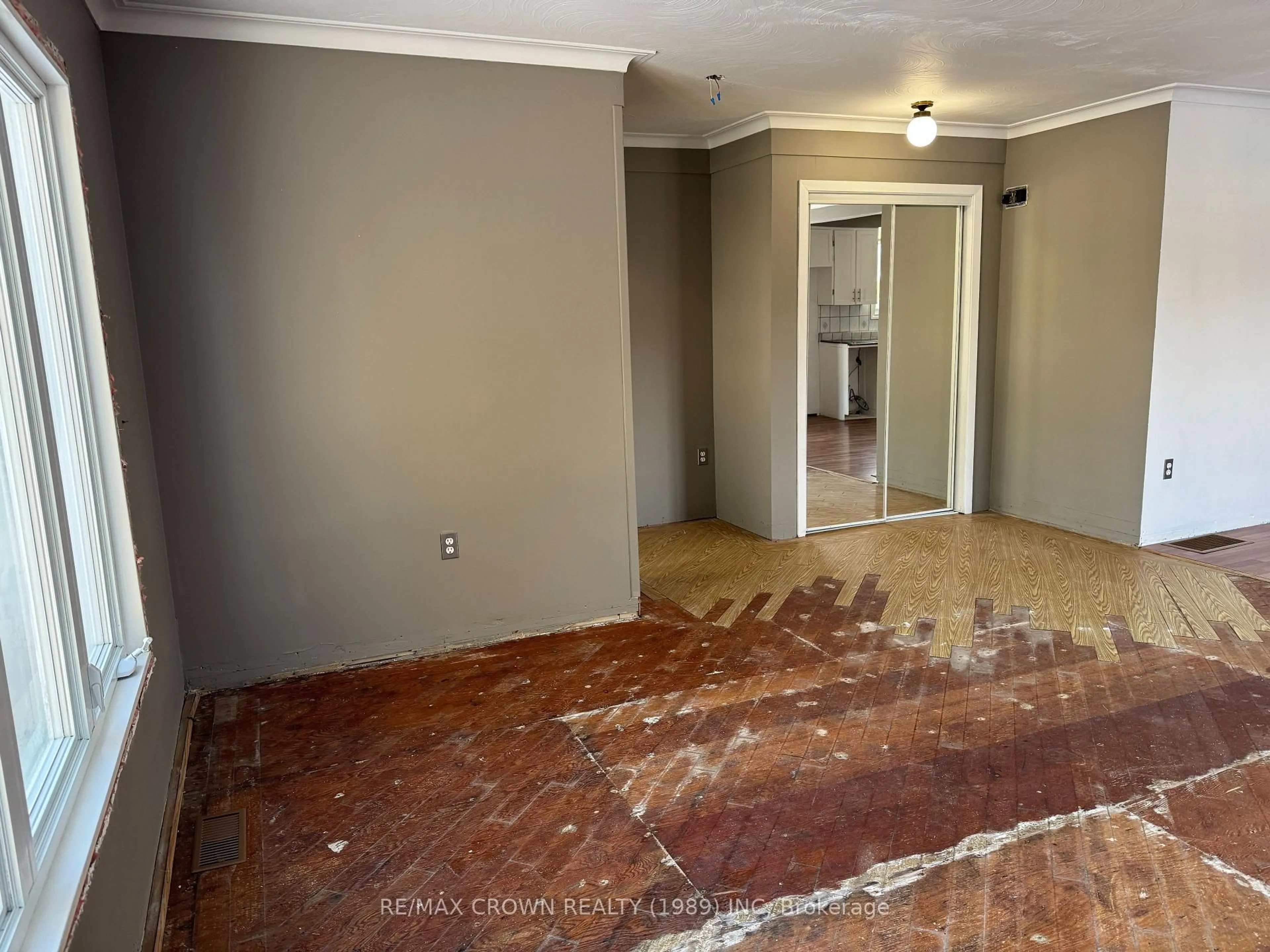 A pic of a room for 27 Ottawa St, Kapuskasing Ontario P5N 1Y6