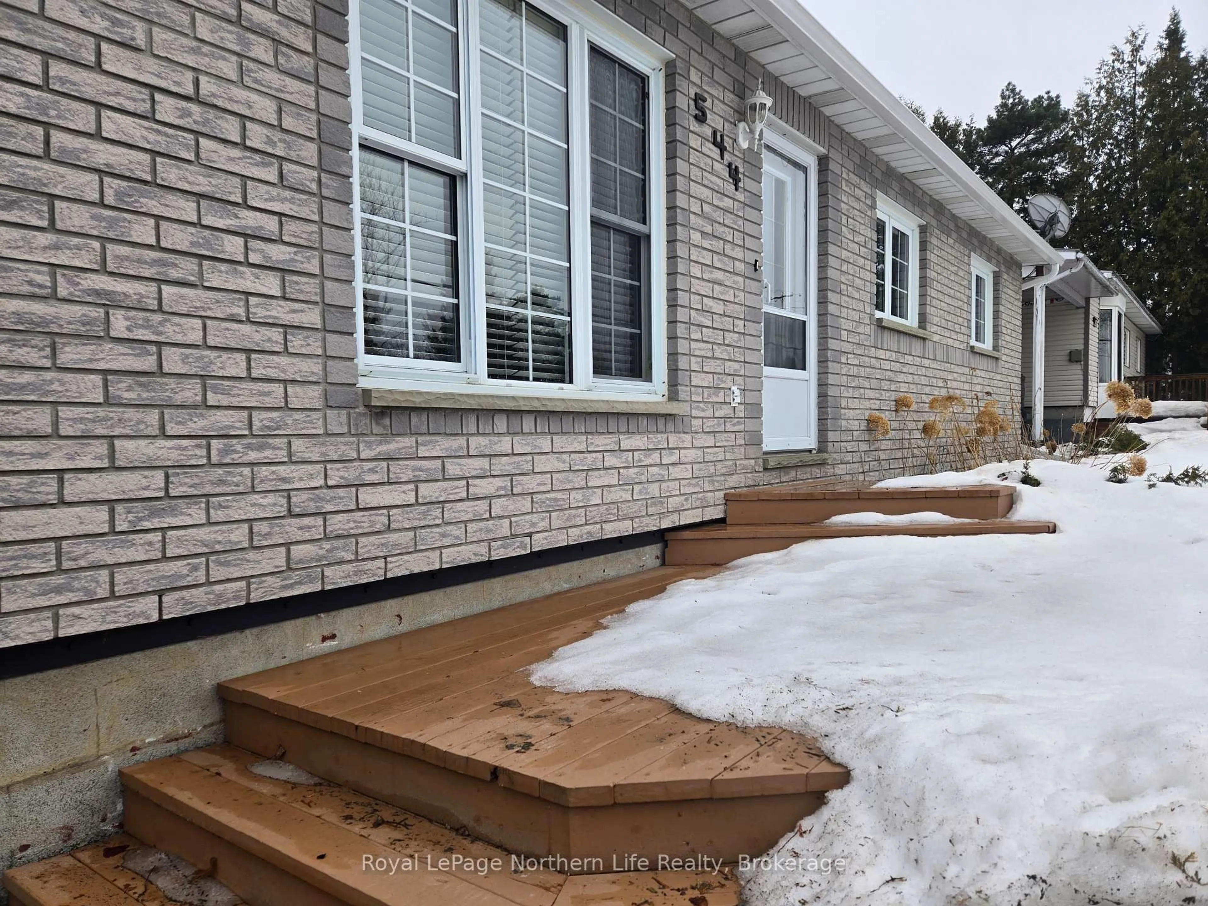 Home with brick exterior material, building for 544 Broadwood Ave, Temiskaming Shores Ontario P0J 1P0