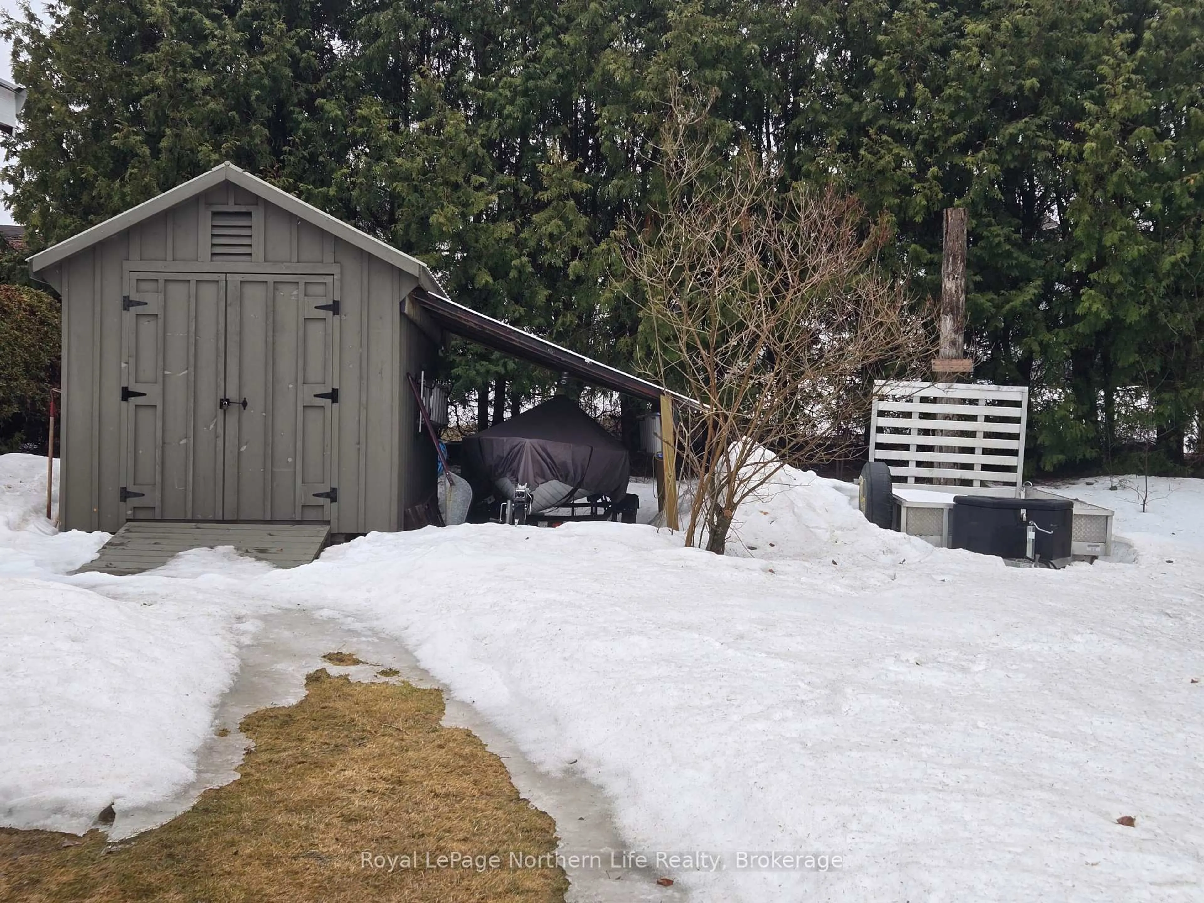 Shed for 544 Broadwood Ave, Temiskaming Shores Ontario P0J 1P0