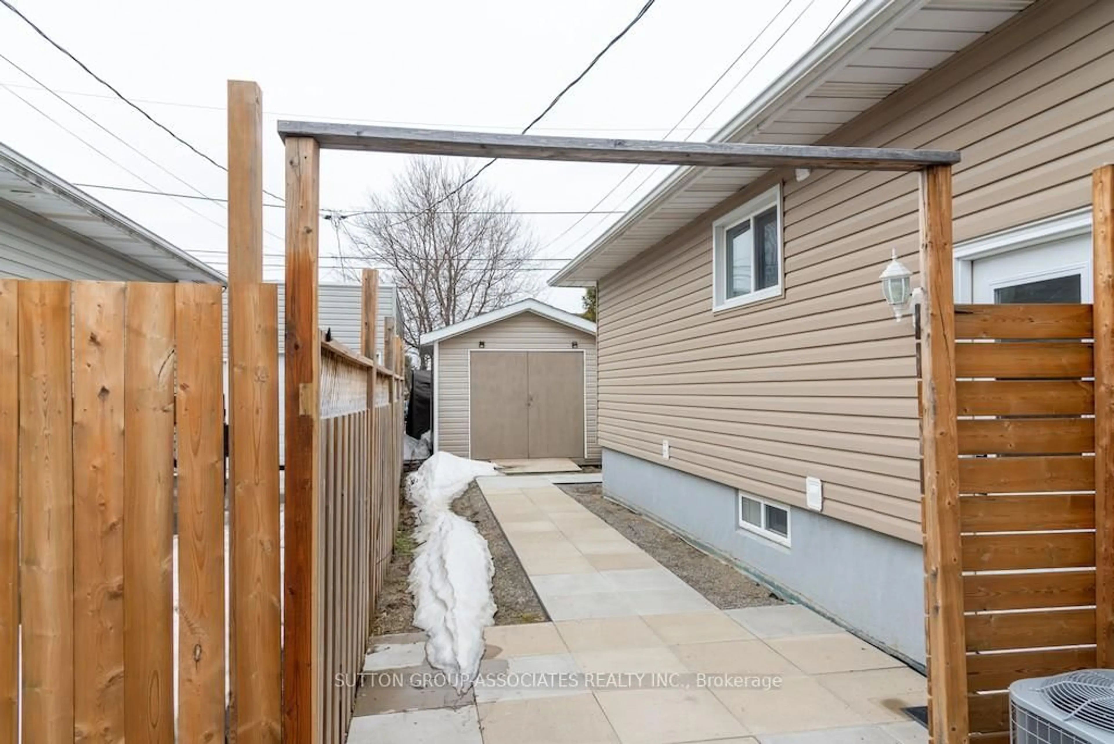 Patio, street for 810 McClinton Dr, Timmins Ontario P4N 4P8