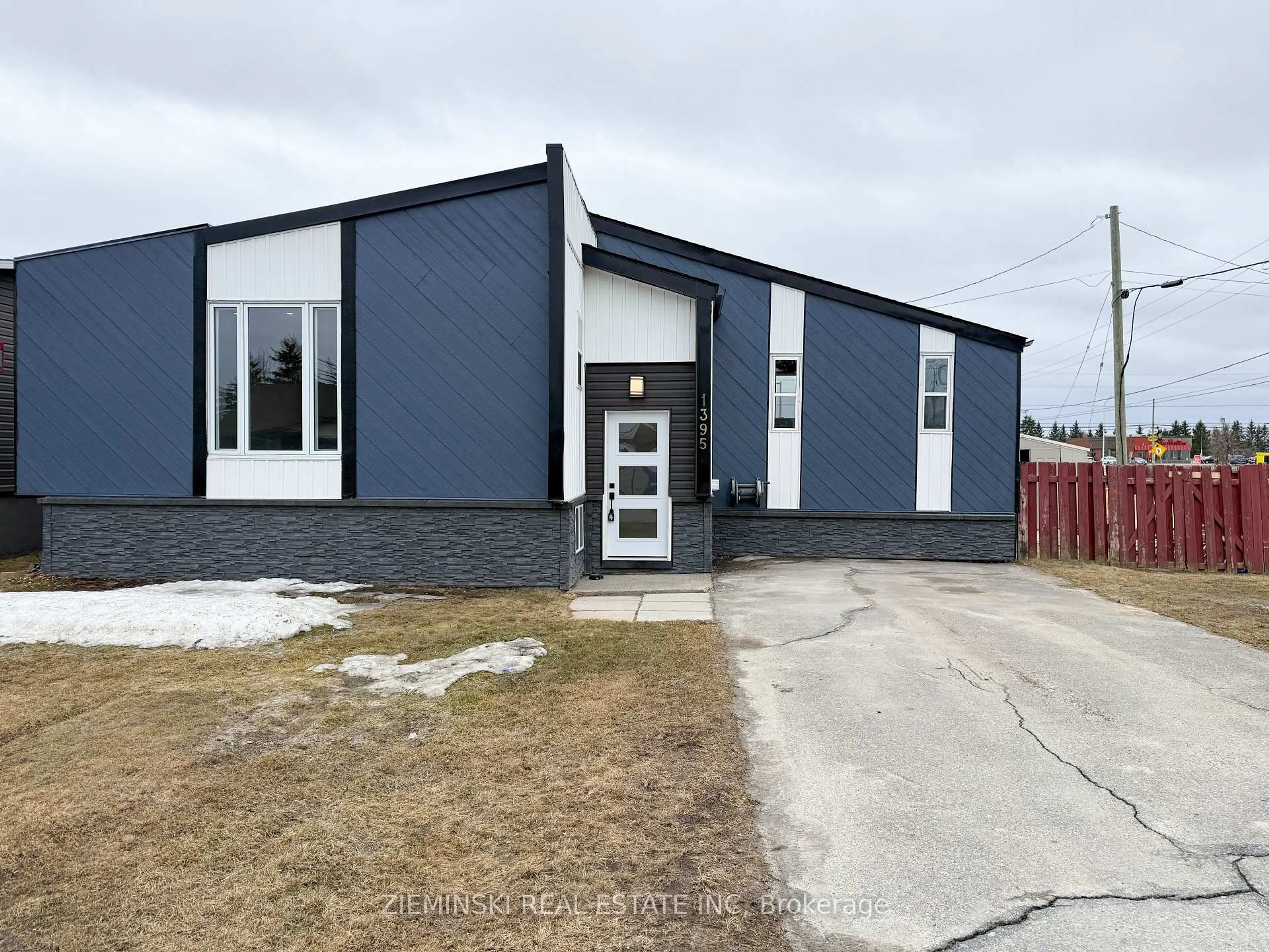 Unknown for 1395 Richard Cres, Timmins Ontario P4R 1K8