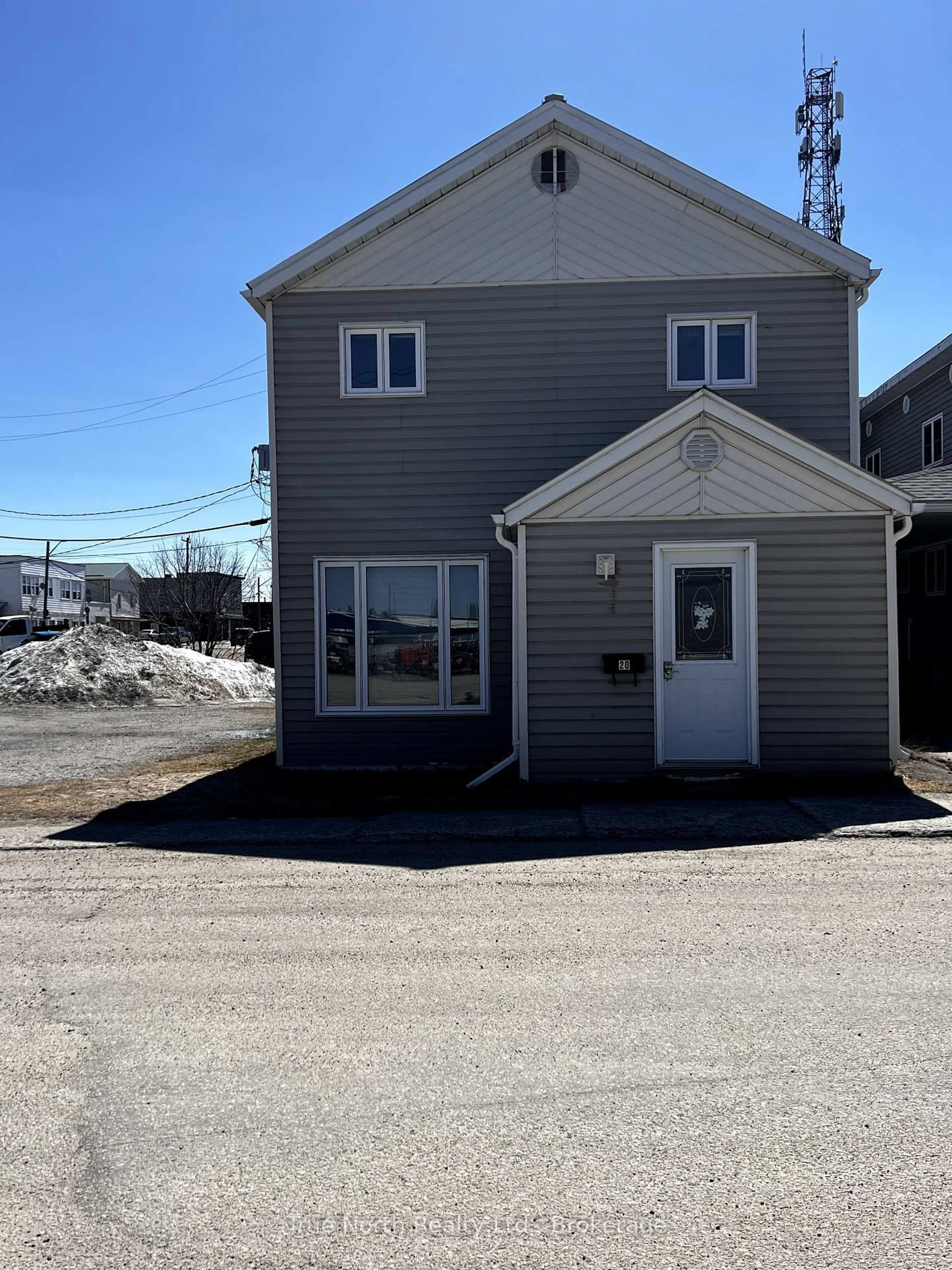 Unknown for 20 Kolb Ave, Kapuskasing Ontario P5N 1E9