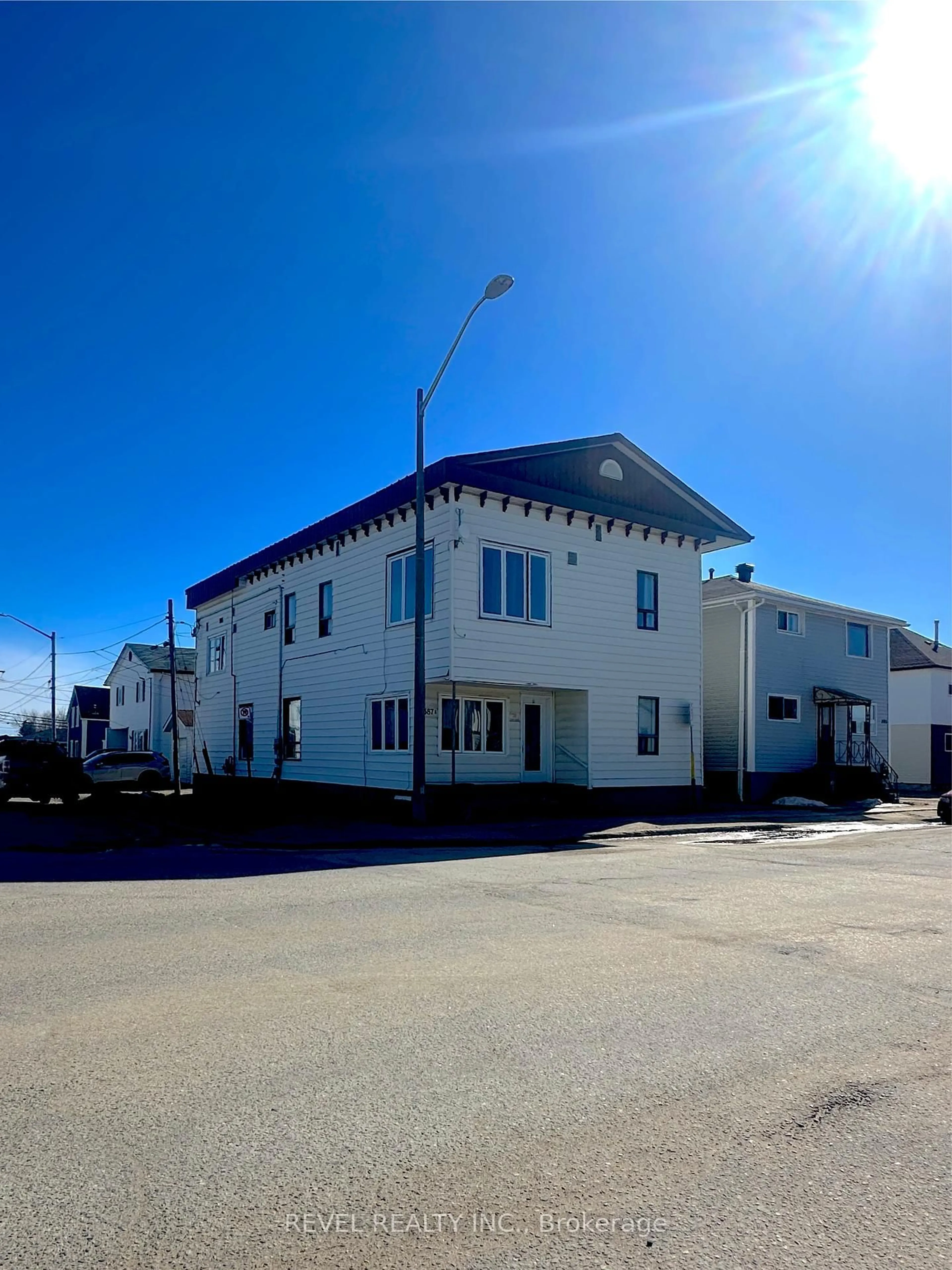 Unknown for 387 Main St, Iroquois Falls Ontario P0K 1G0