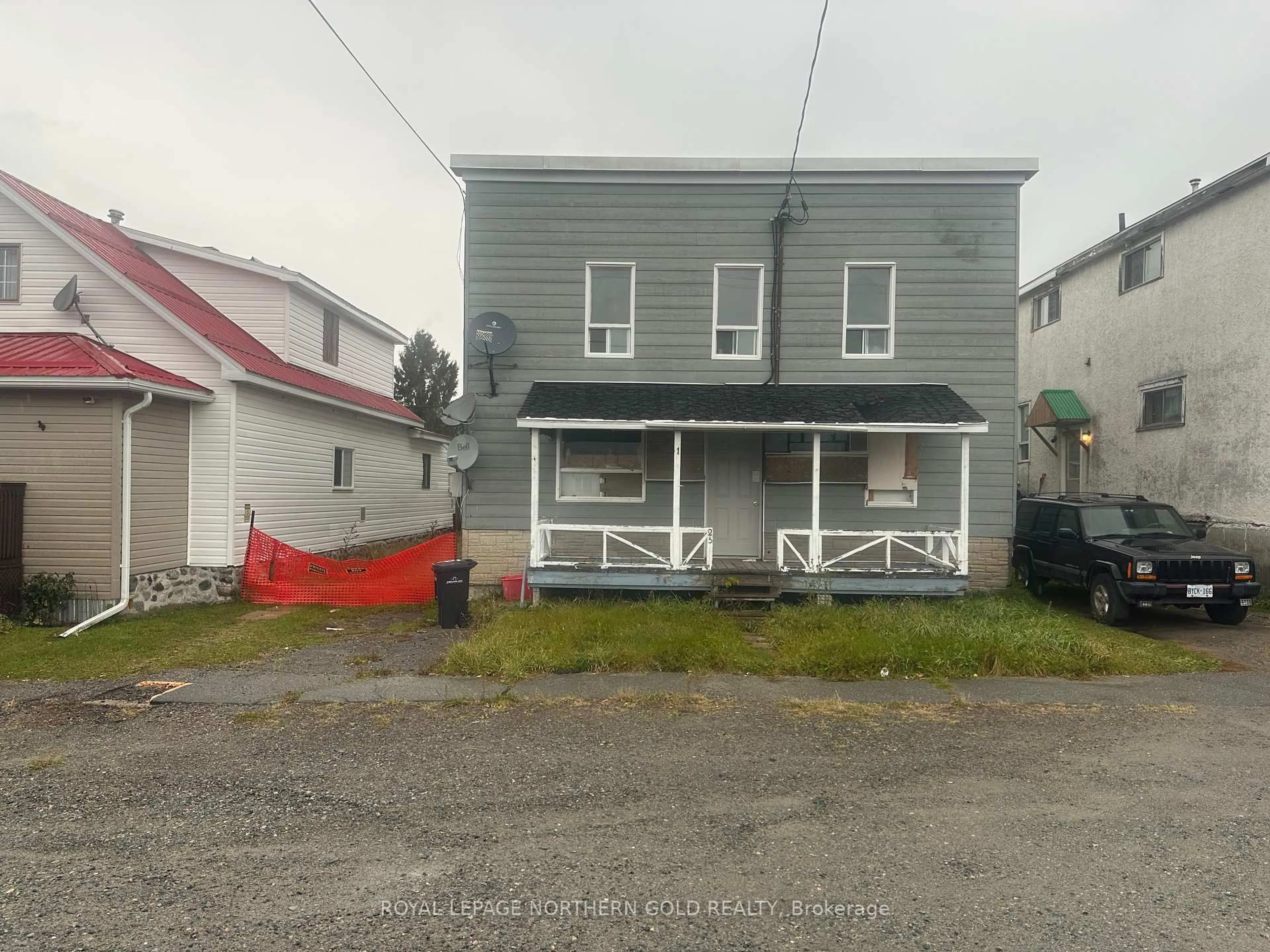 A pic from outside/outdoor area/front of a property/back of a property/a pic from drone, street for 25 McCamus Ave, Kirkland Lake Ontario P2N 2J6
