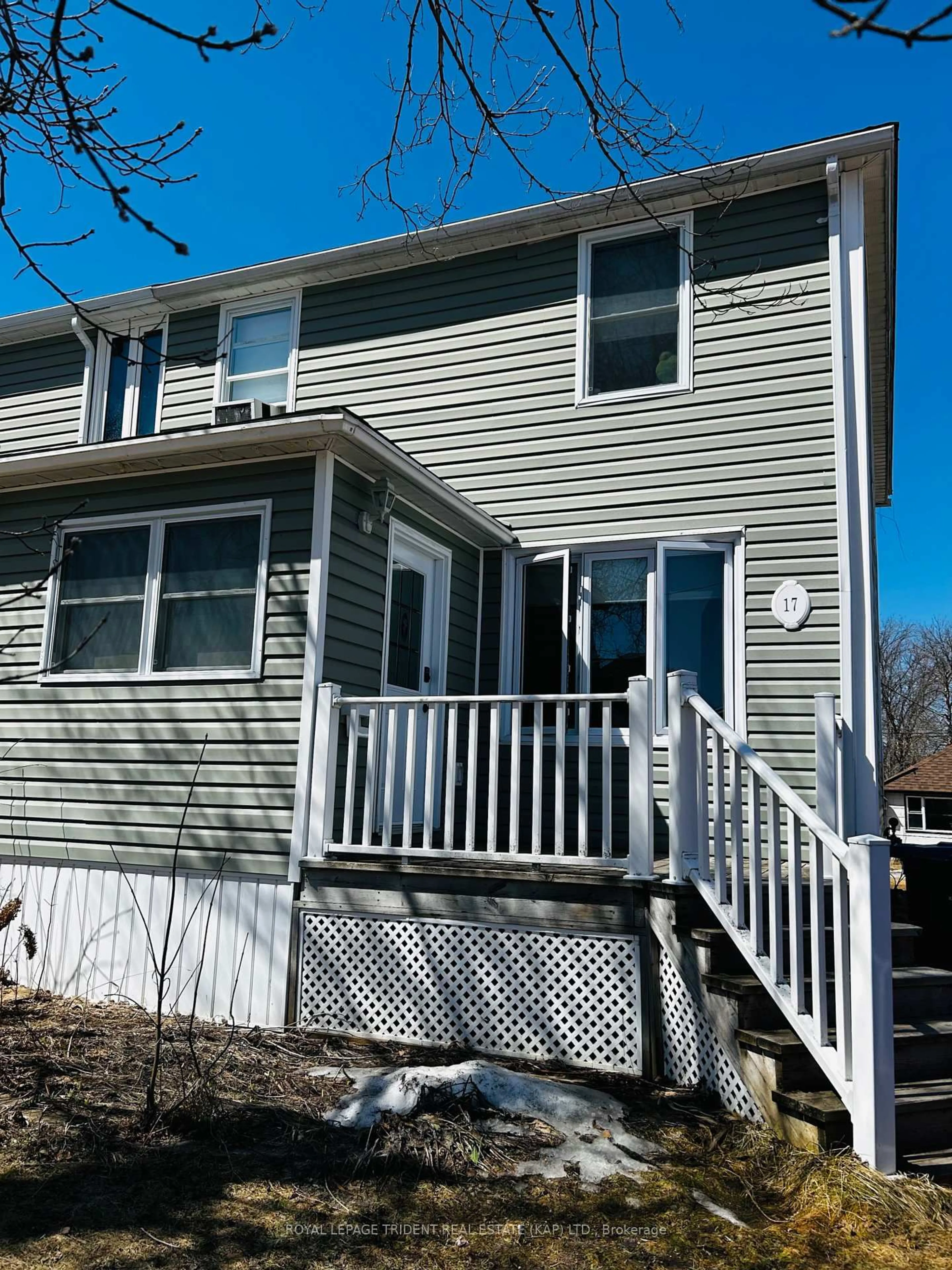 Home with vinyl exterior material, street for 17 Victoria St, Kapuskasing Ontario P5N 1K6