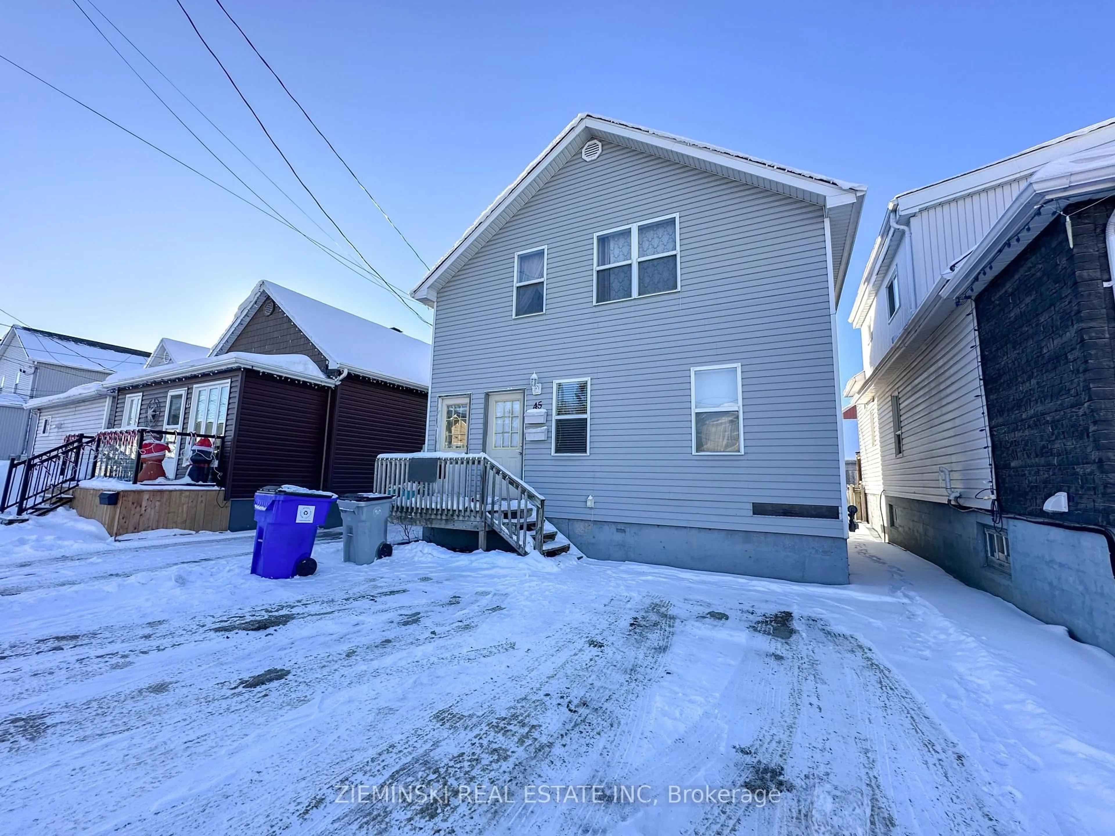 A pic from outside/outdoor area/front of a property/back of a property/a pic from drone, street for 45 Maple St, Timmins Ontario P4N 6B3