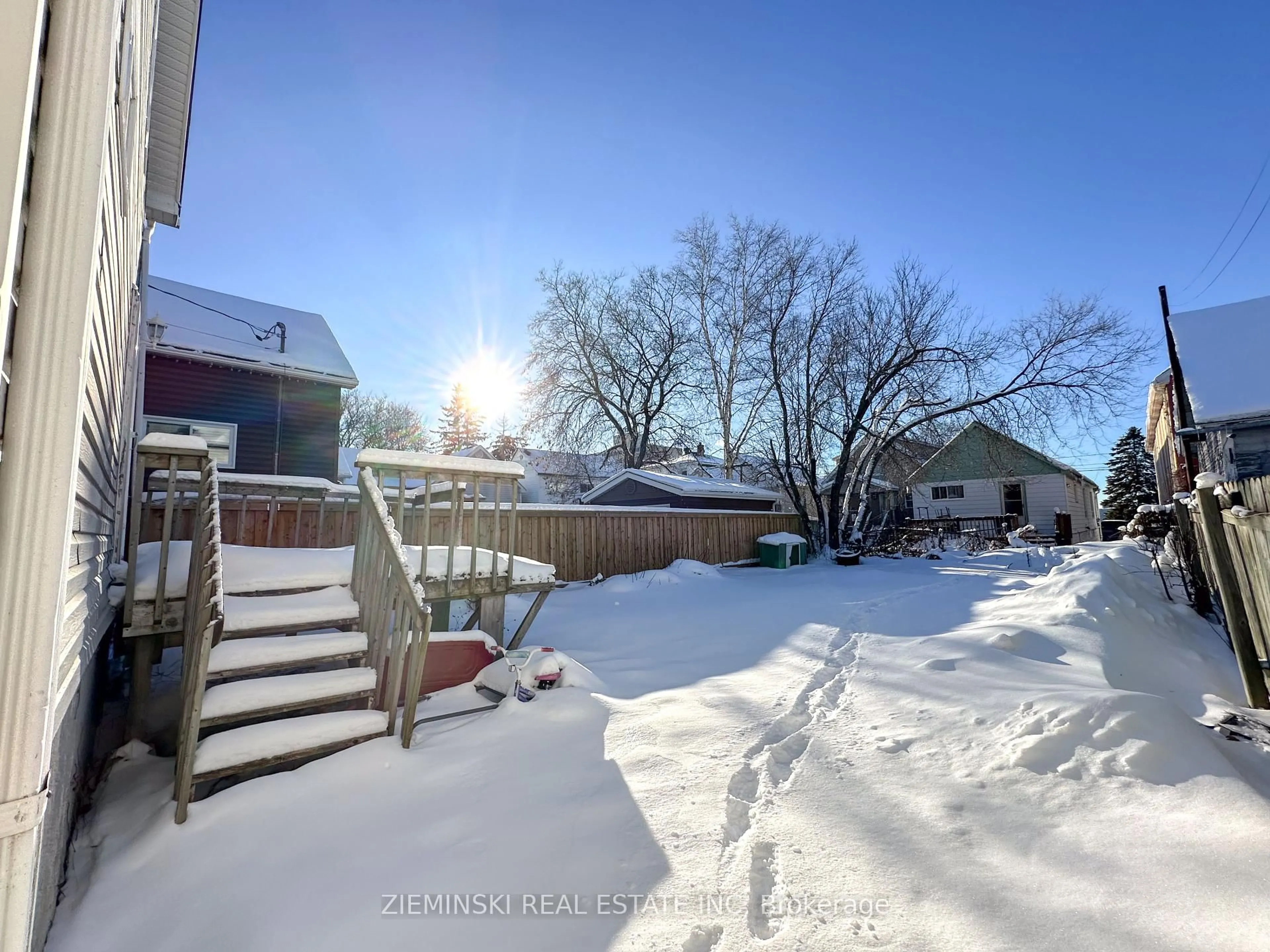 A pic from outside/outdoor area/front of a property/back of a property/a pic from drone, street for 45 Maple St, Timmins Ontario P4N 6B3