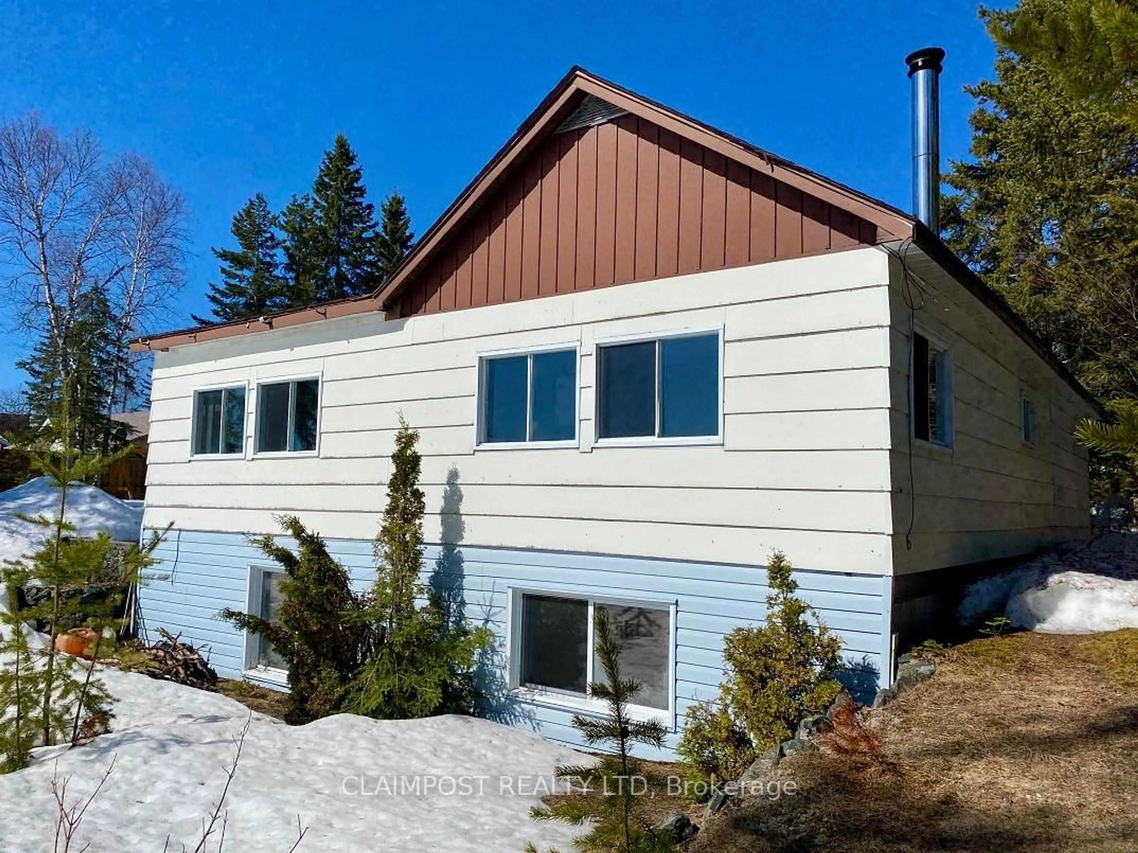 Home with vinyl exterior material, unknown for 3056 Sunset Bay Rd, Iroquois Falls Ontario P0K 1G0