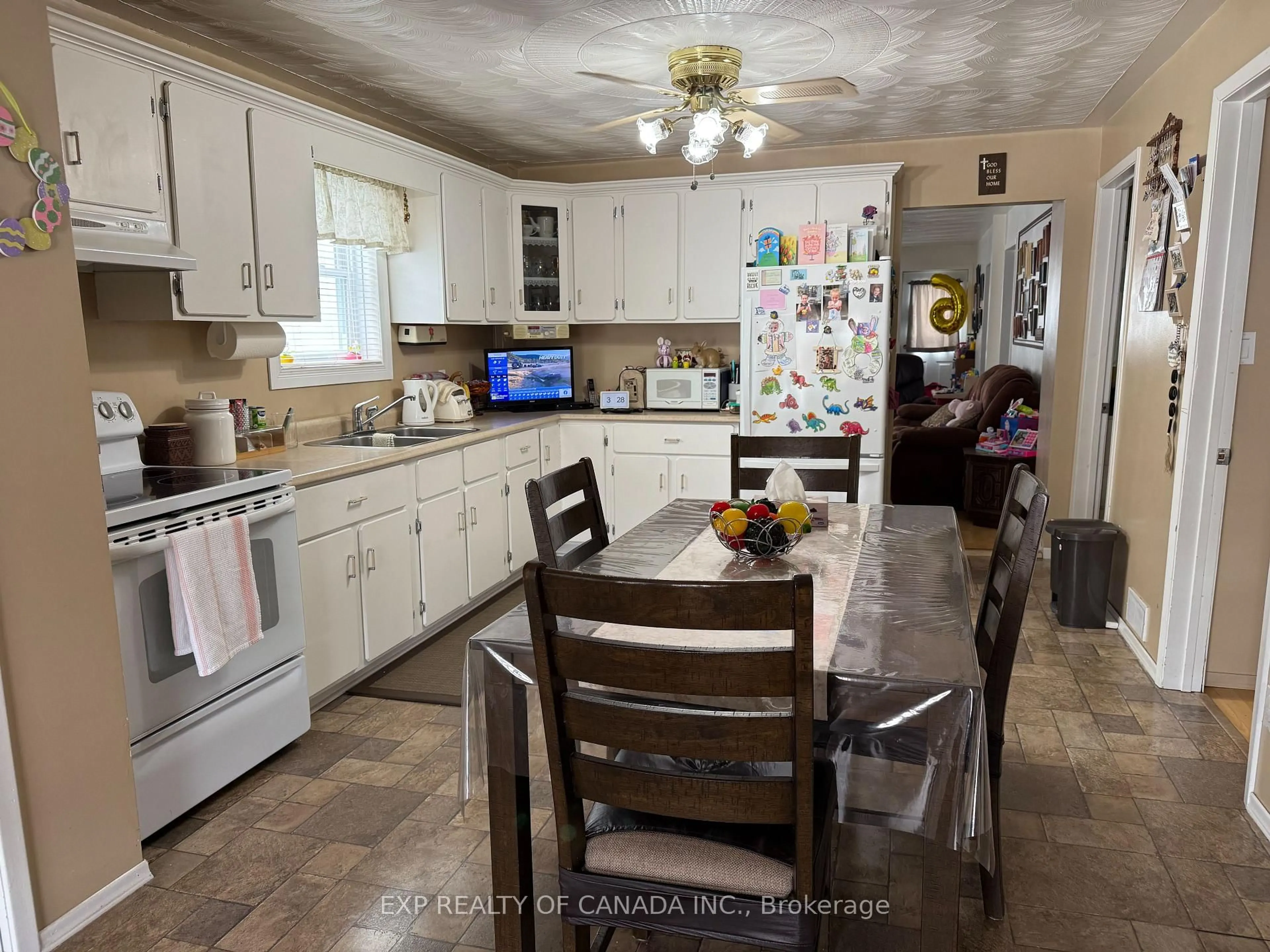 Open concept kitchen, unknown for 221 Balsam St, Timmins Ontario P4N 2E3