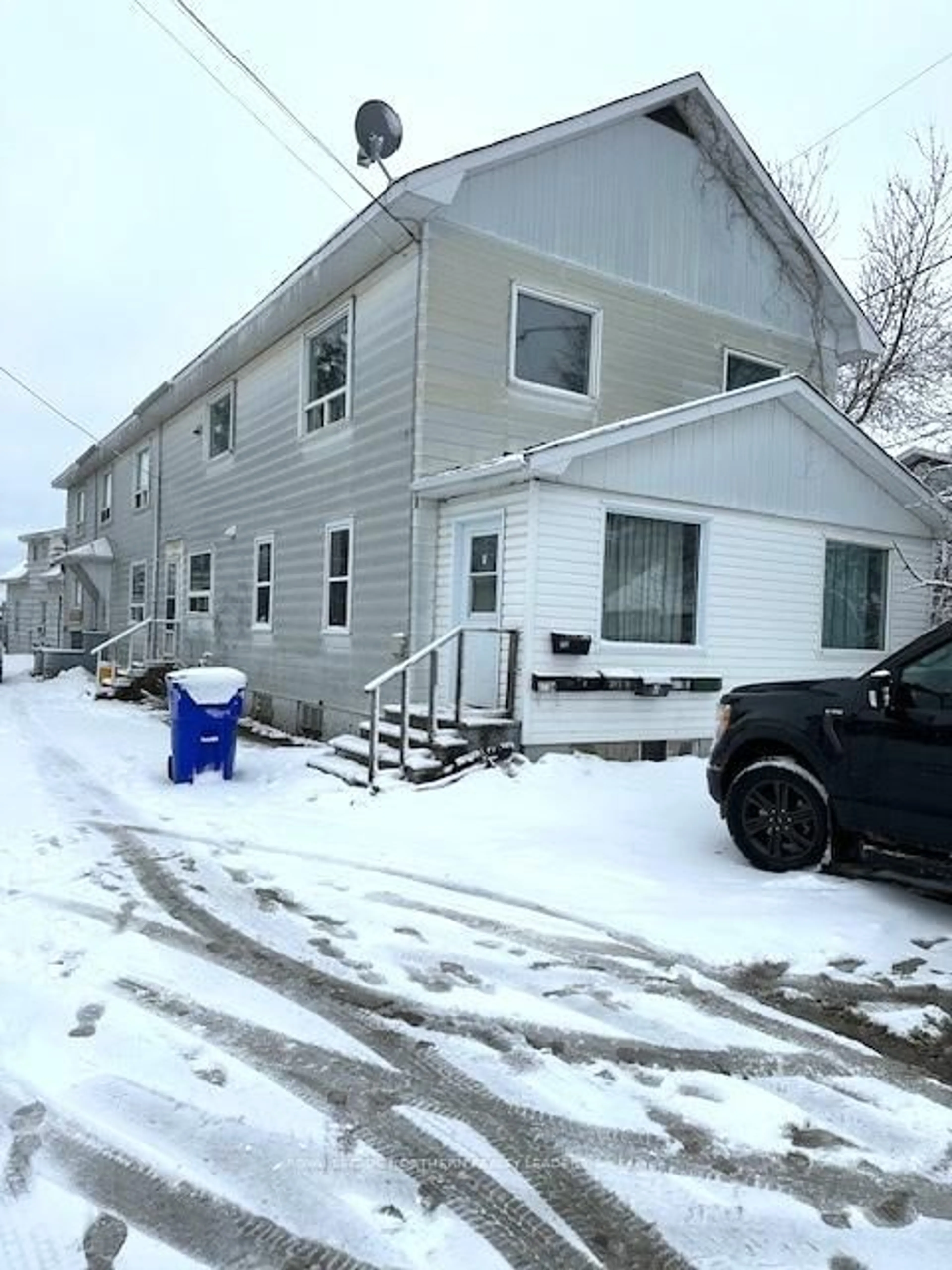 Unknown for 373-375 James Ave, Timmins Ontario P4N 5T1