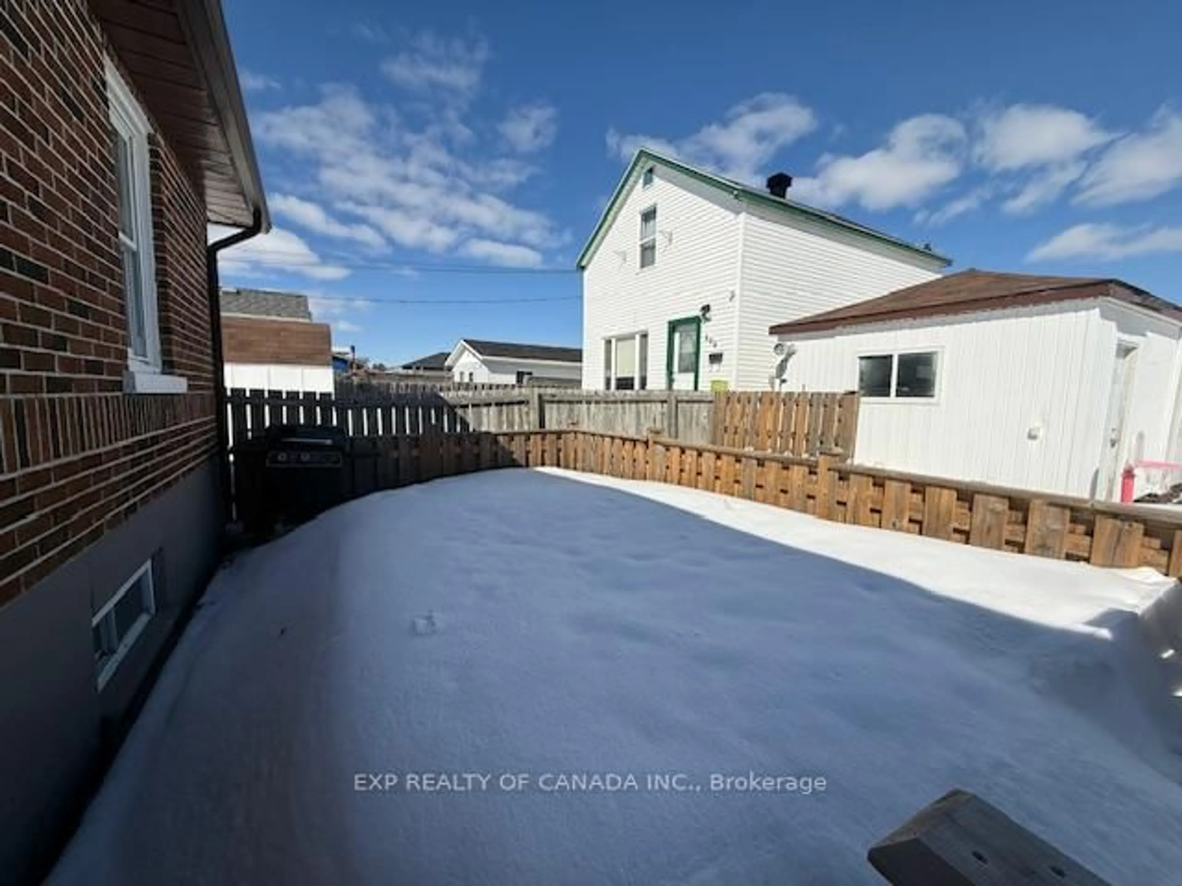 A pic from outside/outdoor area/front of a property/back of a property/a pic from drone, street for 410 Maple St, Timmins Ontario P4N 1Z8