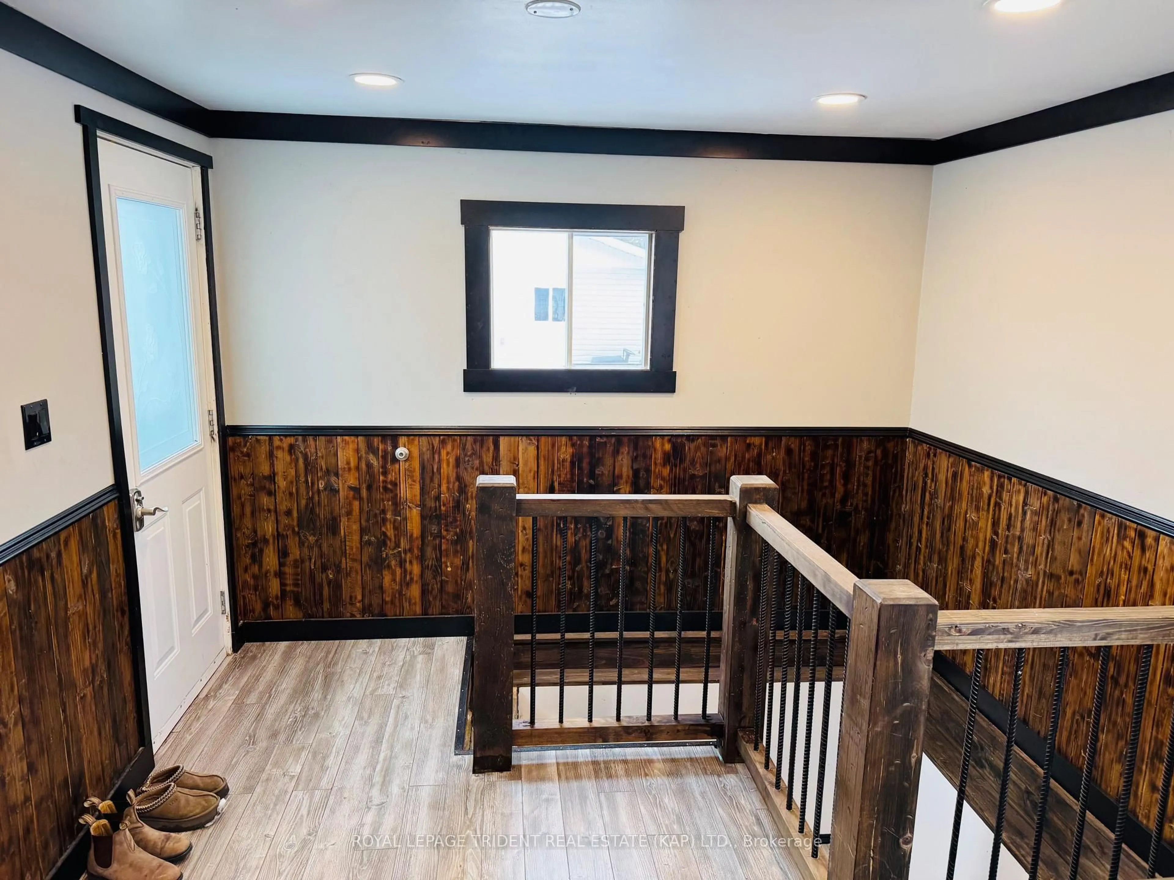 Indoor entryway for 40 Bowman Ave, Kapuskasing Ontario P5N 1N1