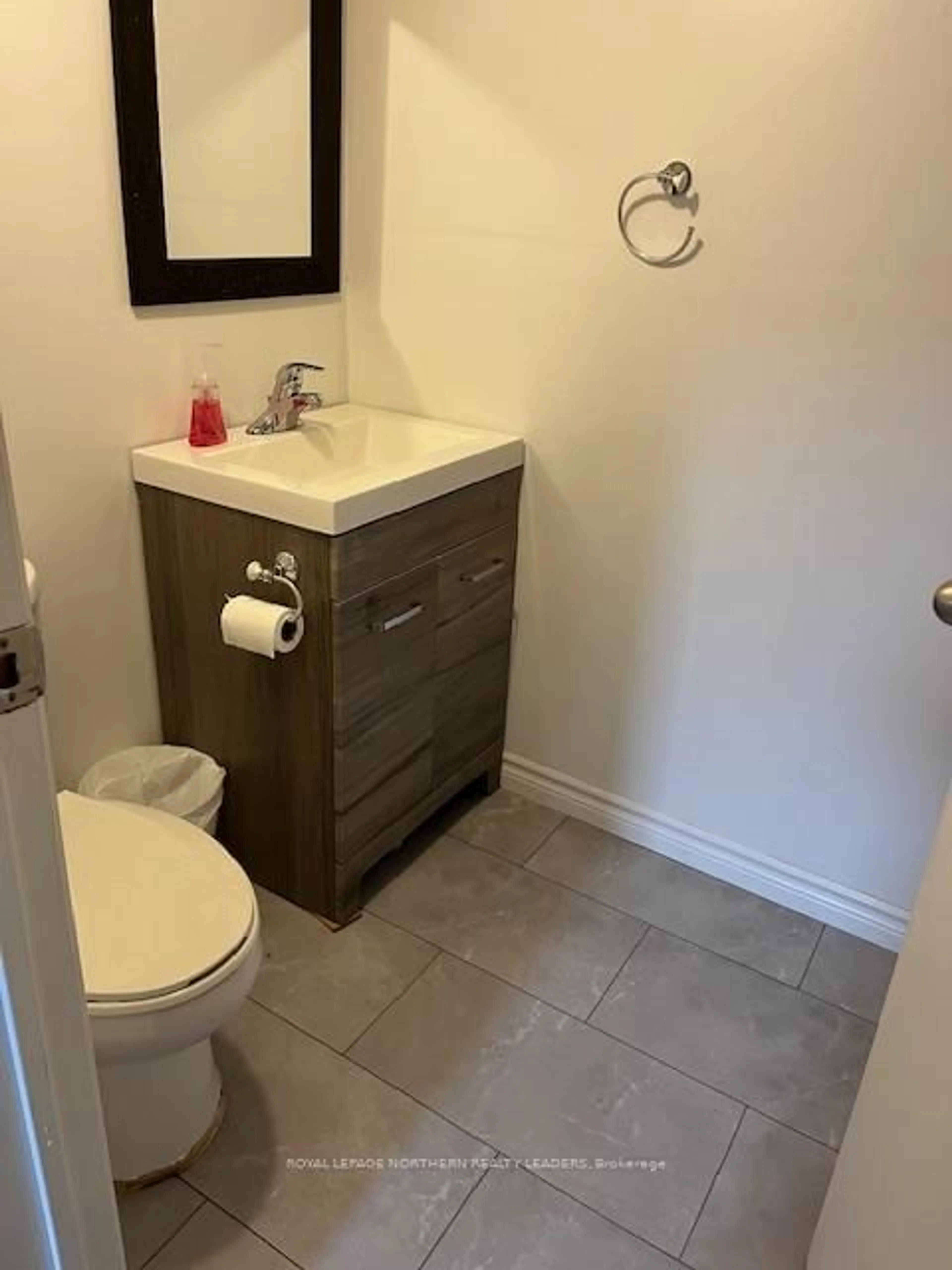 Standard bathroom, ceramic/tile floor for 535 Couture Ave, Timmins Ontario P4P 1A5
