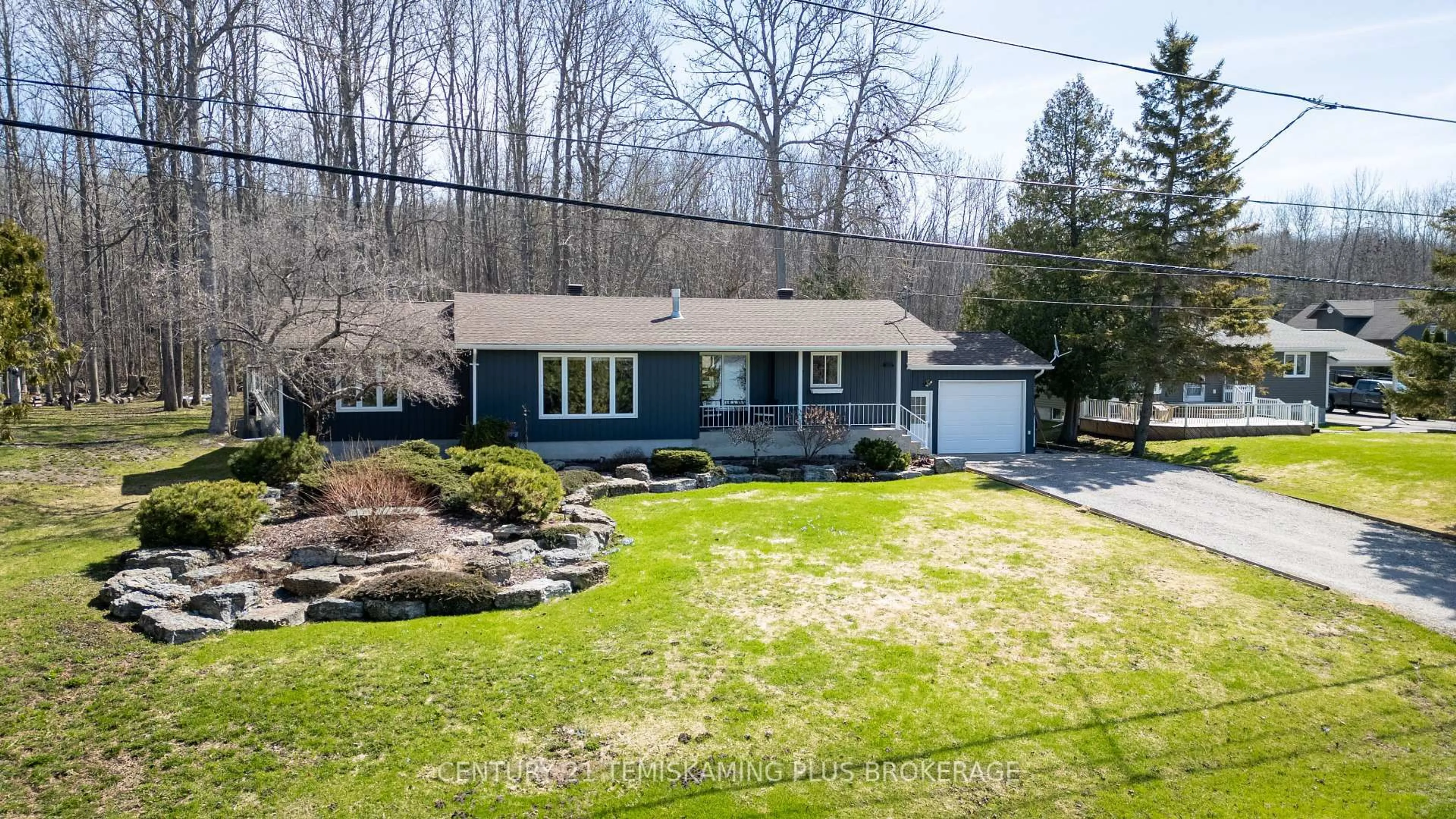 A pic from outside/outdoor area/front of a property/back of a property/a pic from drone, water/lake/river/ocean view for 742411 DAWSON POINT Rd, Timiskaming Ontario P0J 1P0