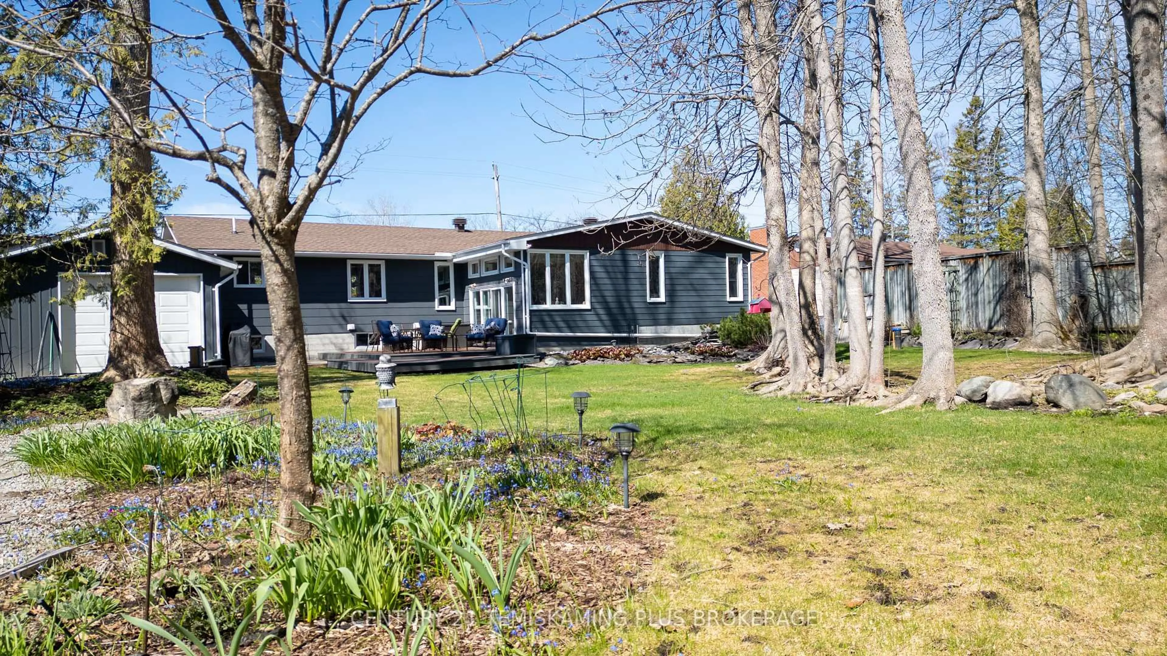 A pic from outside/outdoor area/front of a property/back of a property/a pic from drone, unknown for 742411 DAWSON POINT Rd, Timiskaming Ontario P0J 1P0
