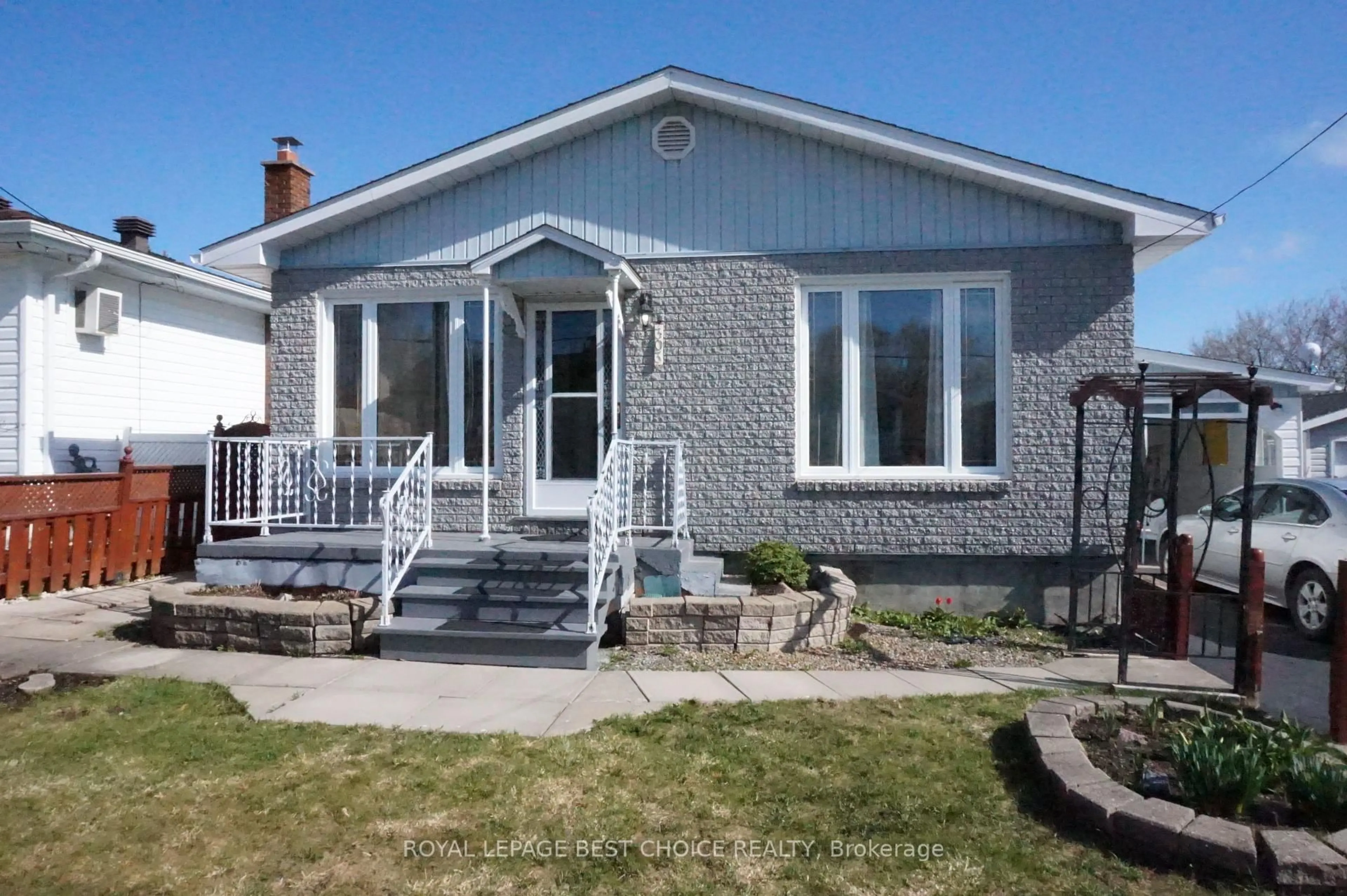 Home with vinyl exterior material, street for 303 Albert St, Temiskaming Shores Ontario P0J 1K0