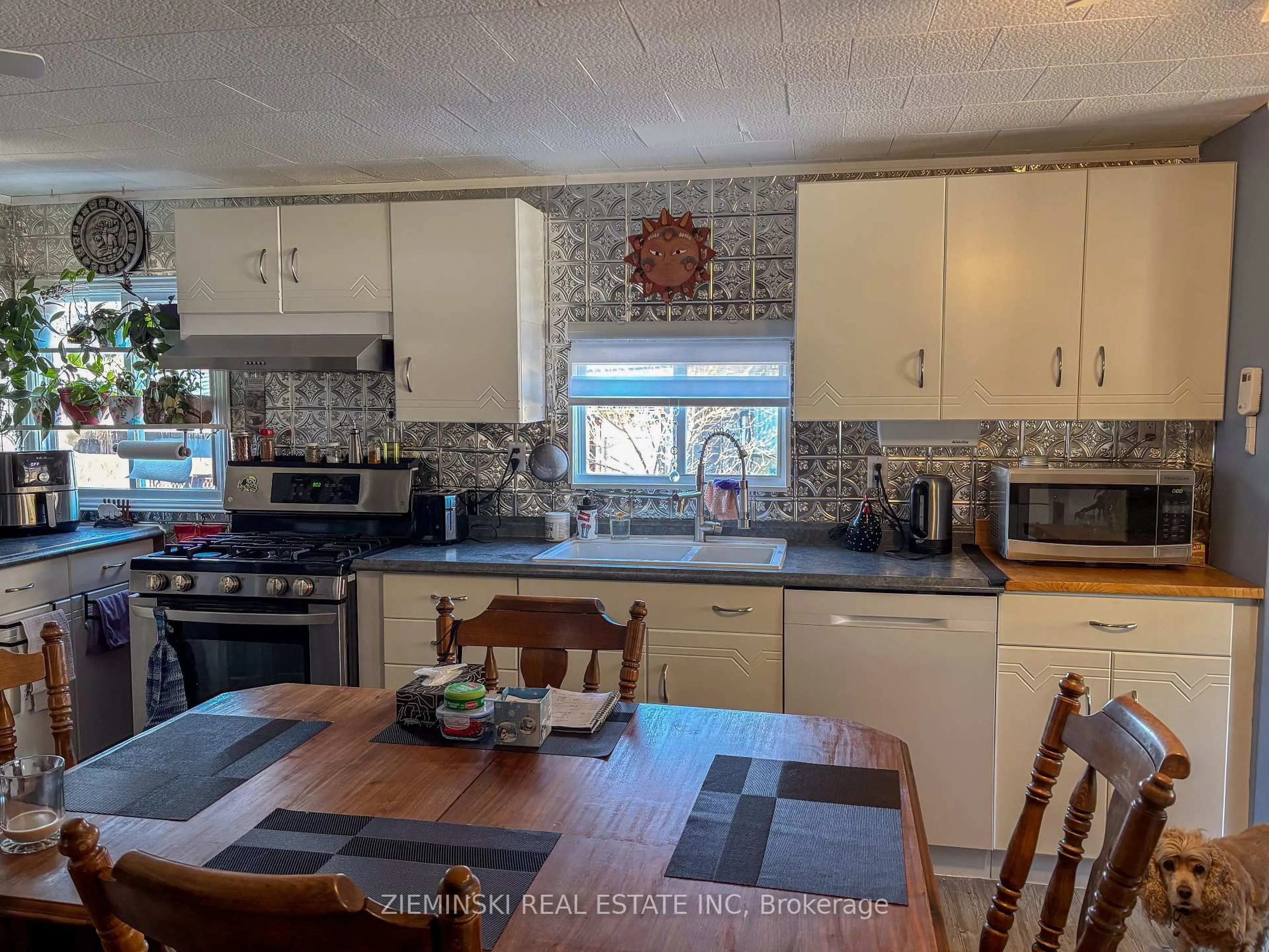 Open concept kitchen, unknown for 8885 11 Highway #17, Iroquois Falls Ontario P0K 1G0