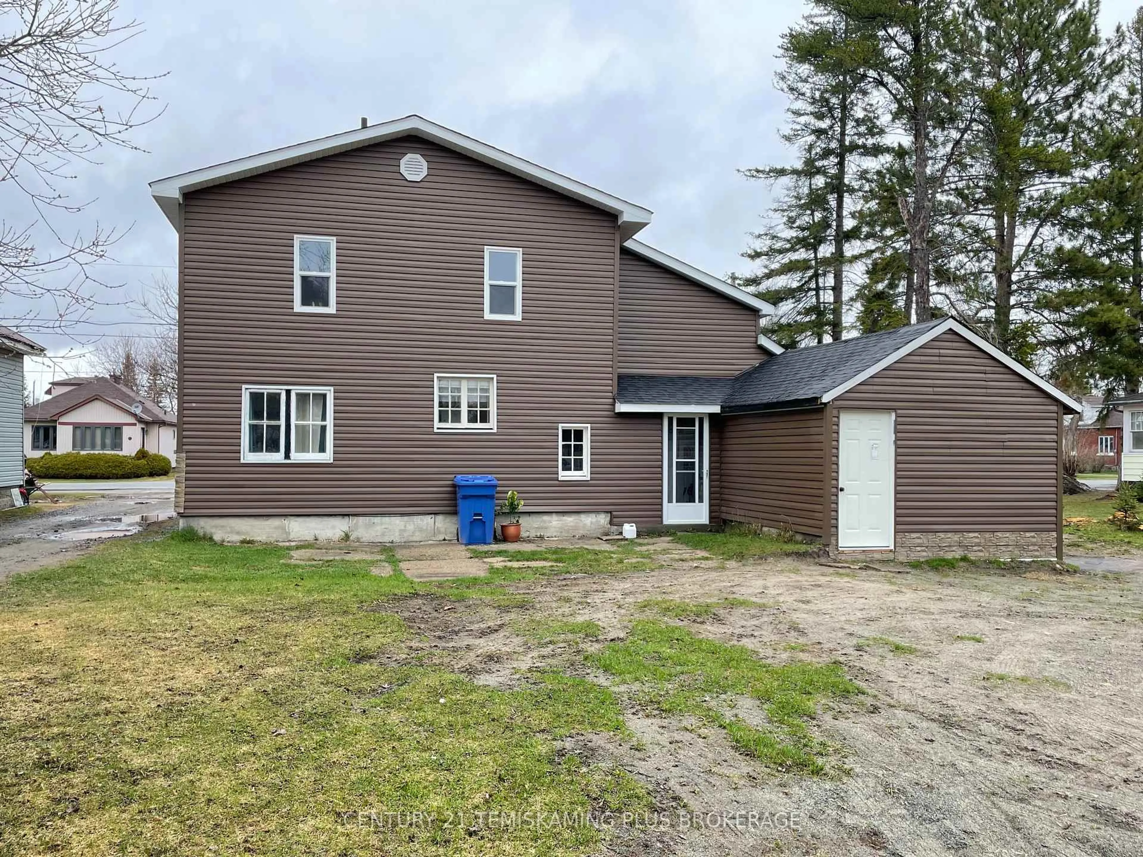 A pic from outside/outdoor area/front of a property/back of a property/a pic from drone, unknown for 30 Seventh Ave, Englehart Ontario P0J 1H0