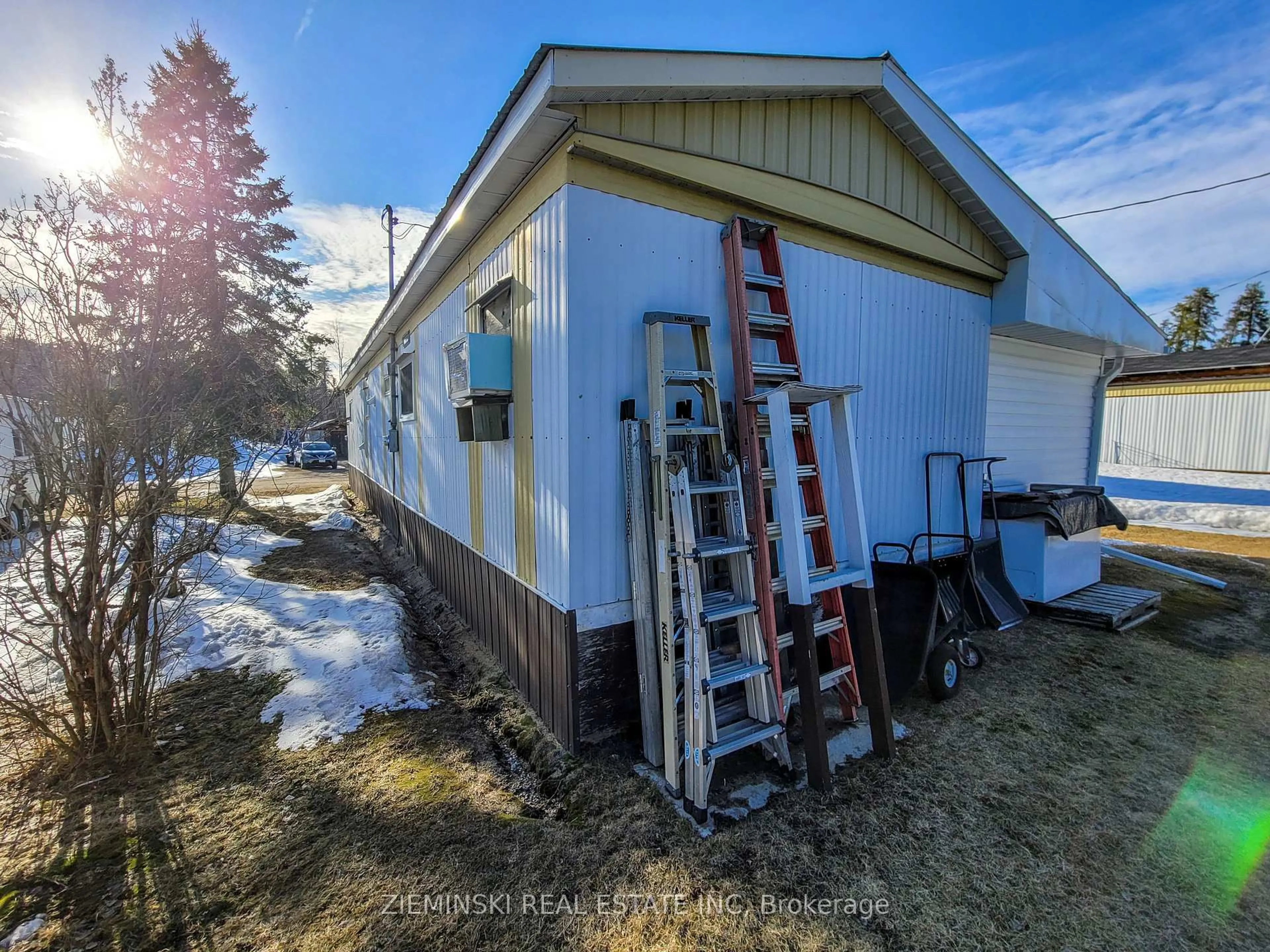 Shed for 15-8885 Hwy 11 Highway, Iroquois Falls Ontario P0K 1G0
