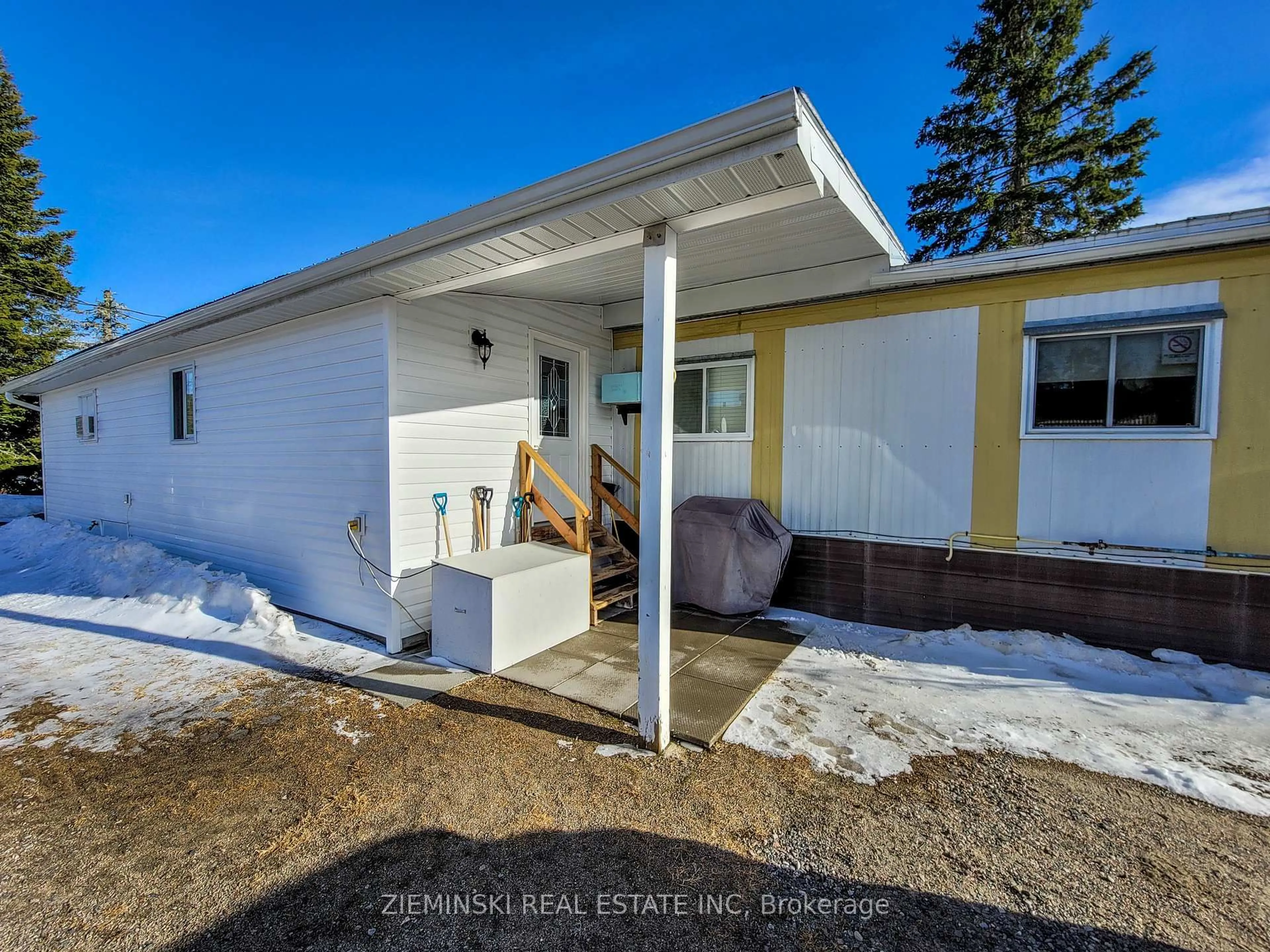 Unknown for 15-8885 Hwy 11 Highway, Iroquois Falls Ontario P0K 1G0