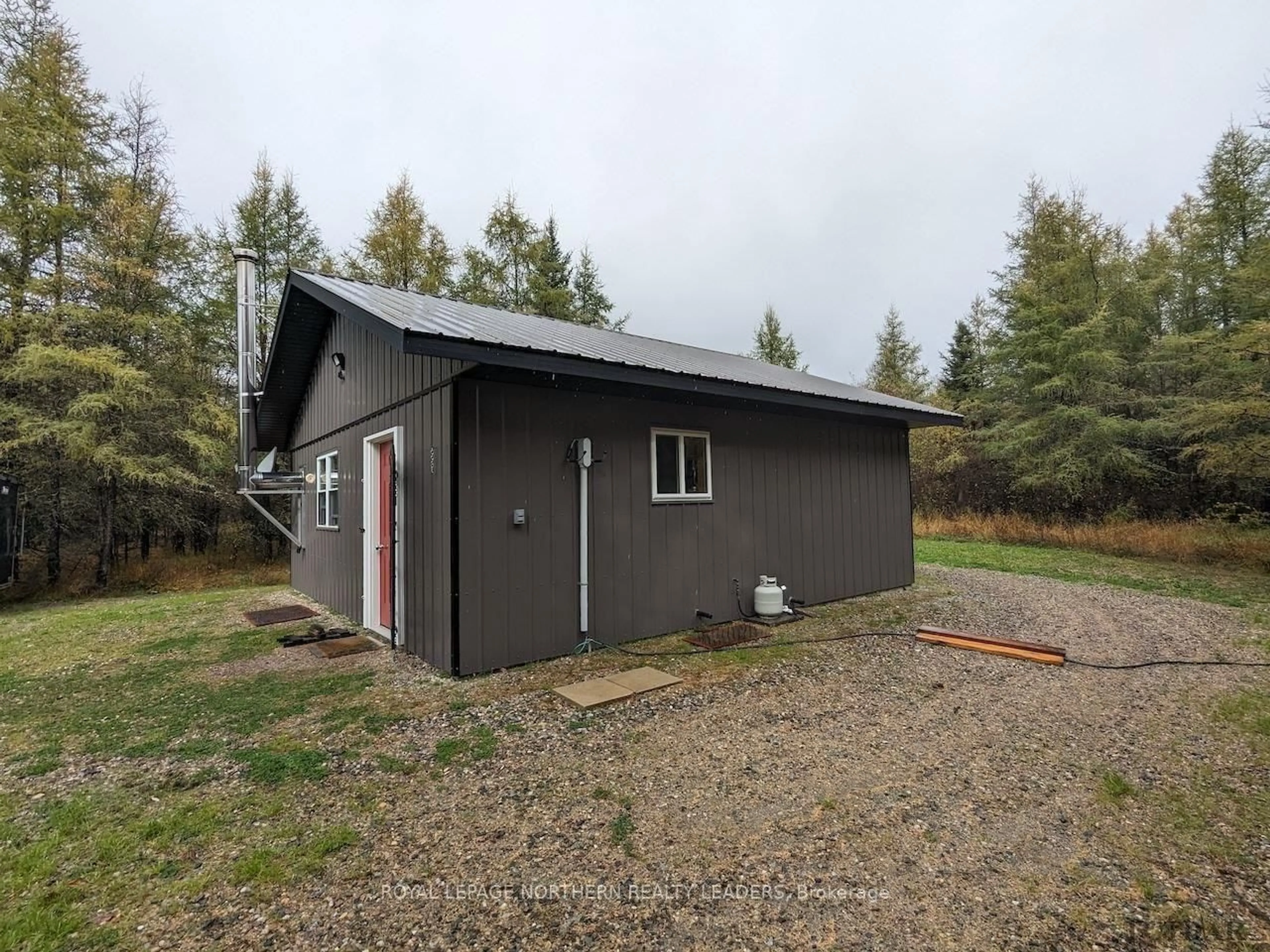 Shed for PCL 3022 Calder N/A, Cochrane Ontario P0L 2B0