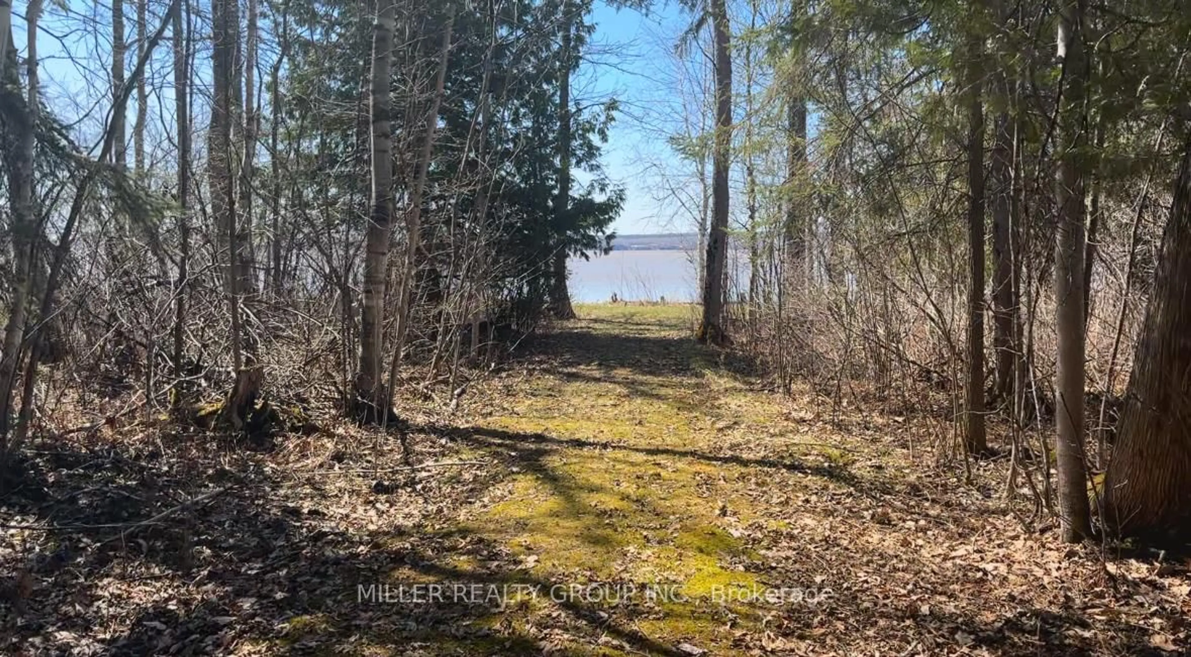 A pic from outside/outdoor area/front of a property/back of a property/a pic from drone, water/lake/river/ocean view for 692 Dawson Point Rd, Temiskaming Shores Ontario P0J 1P0