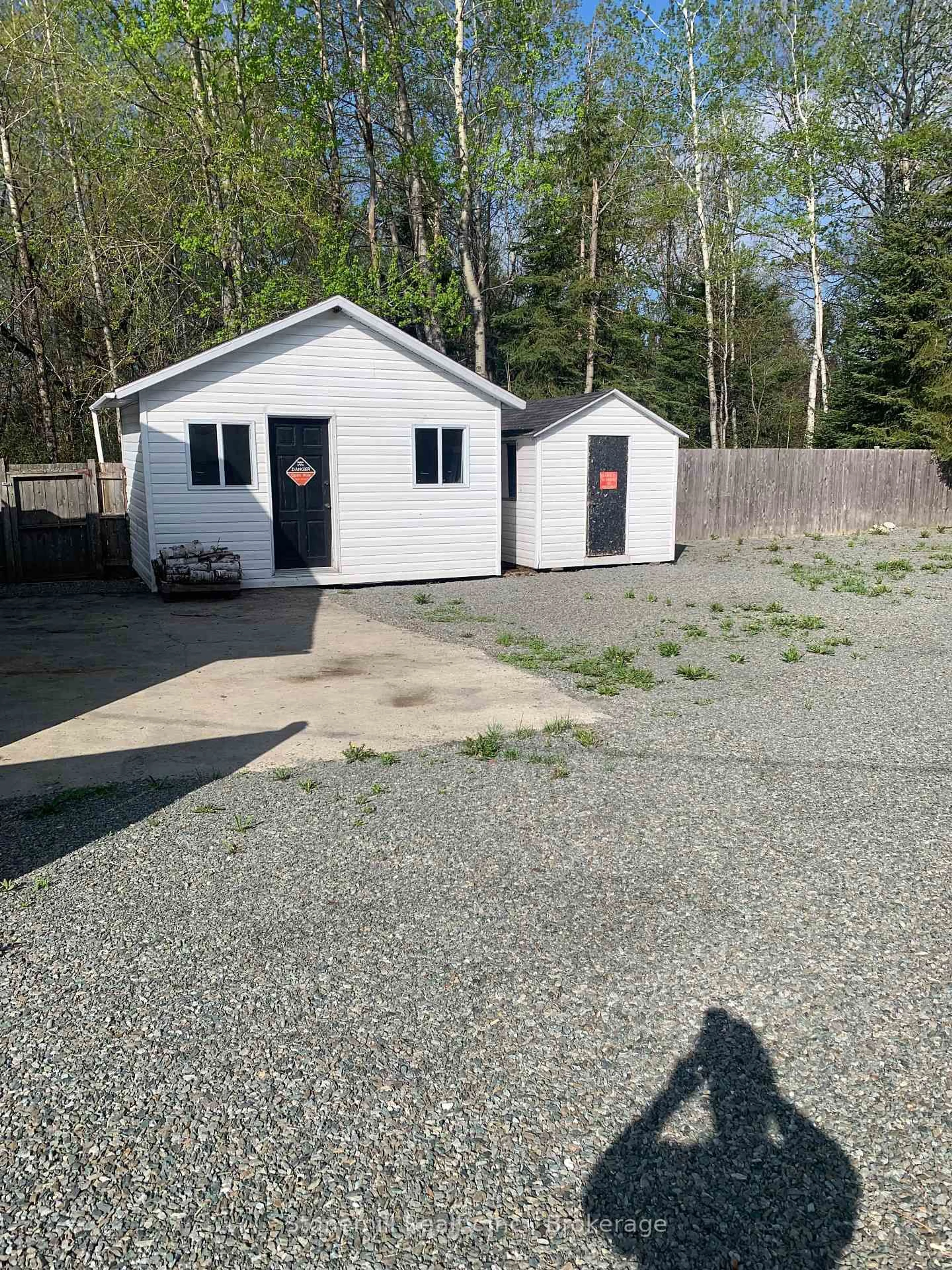 A pic from outside/outdoor area/front of a property/back of a property/a pic from drone, street for 143 Arthur St, Timmins Ontario P0M 1W0