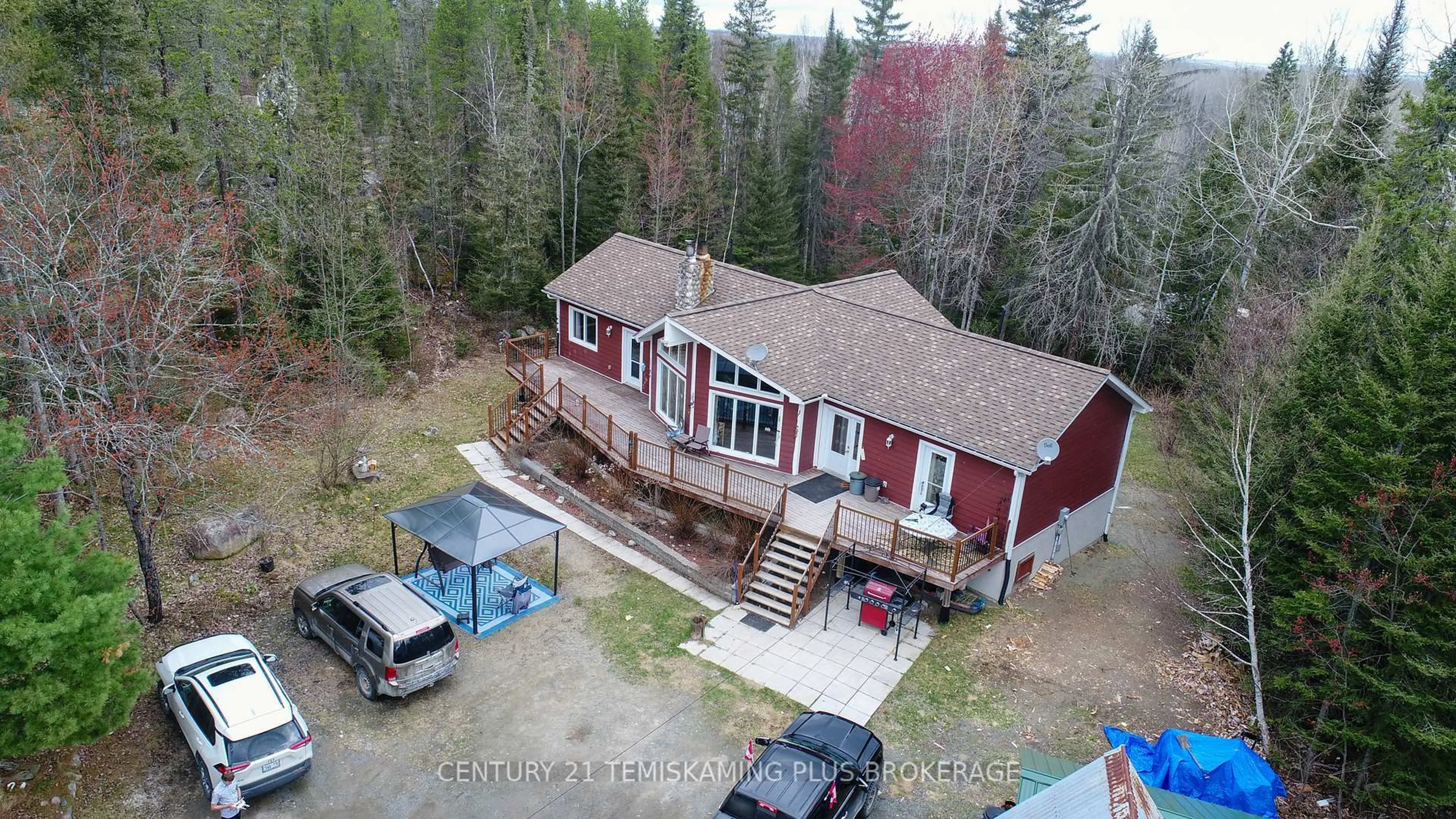 A pic from outside/outdoor area/front of a property/back of a property/a pic from drone, building for 488011 Chamberlain 6 Rd, Chamberlain Ontario P0J 1H0