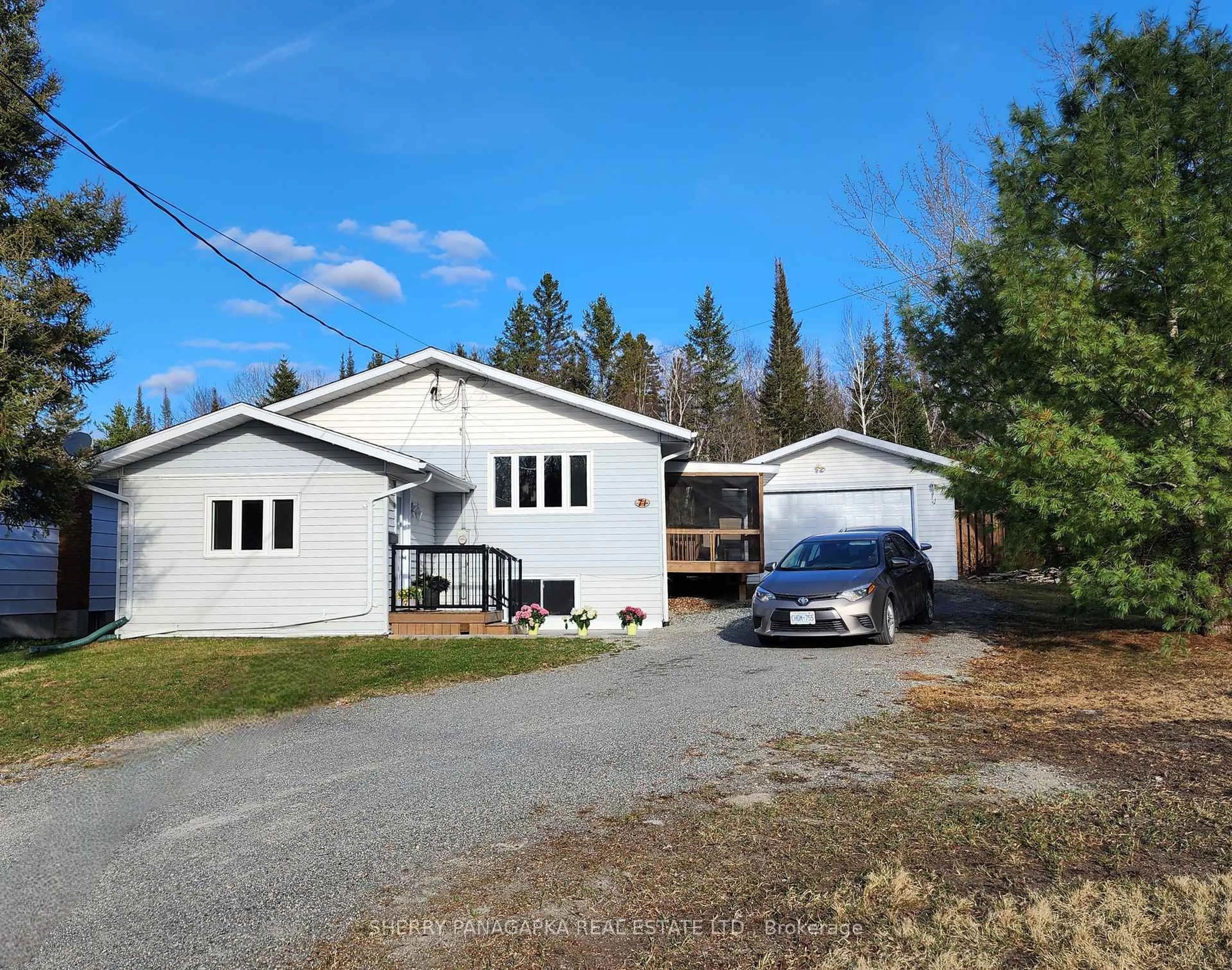 A pic from outside/outdoor area/front of a property/back of a property/a pic from drone, street for 71 Balsam Ave, Kirkland Lake Ontario P2N 1W7