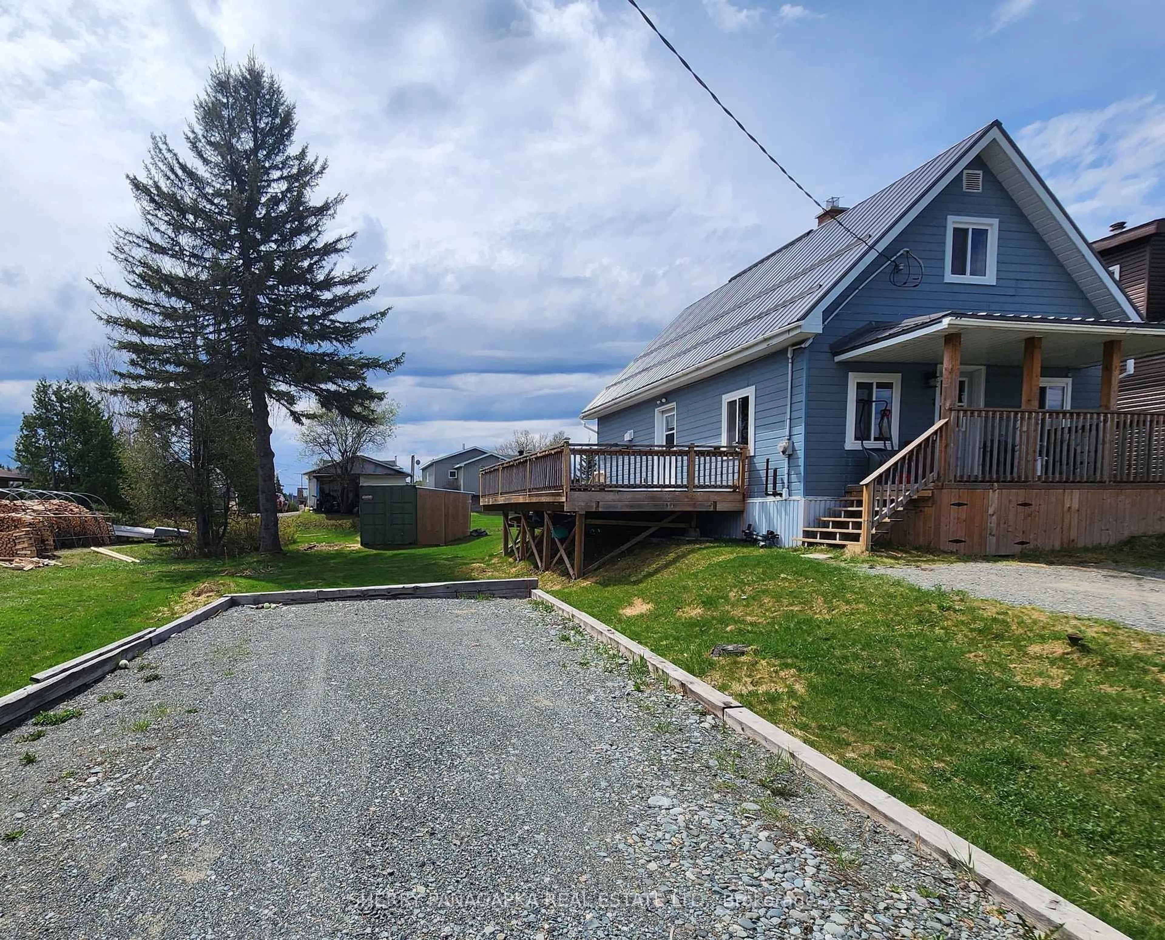 A pic from outside/outdoor area/front of a property/back of a property/a pic from drone, street for 7 Fourth Ave, Kirkland Lake Ontario P0K 1L0