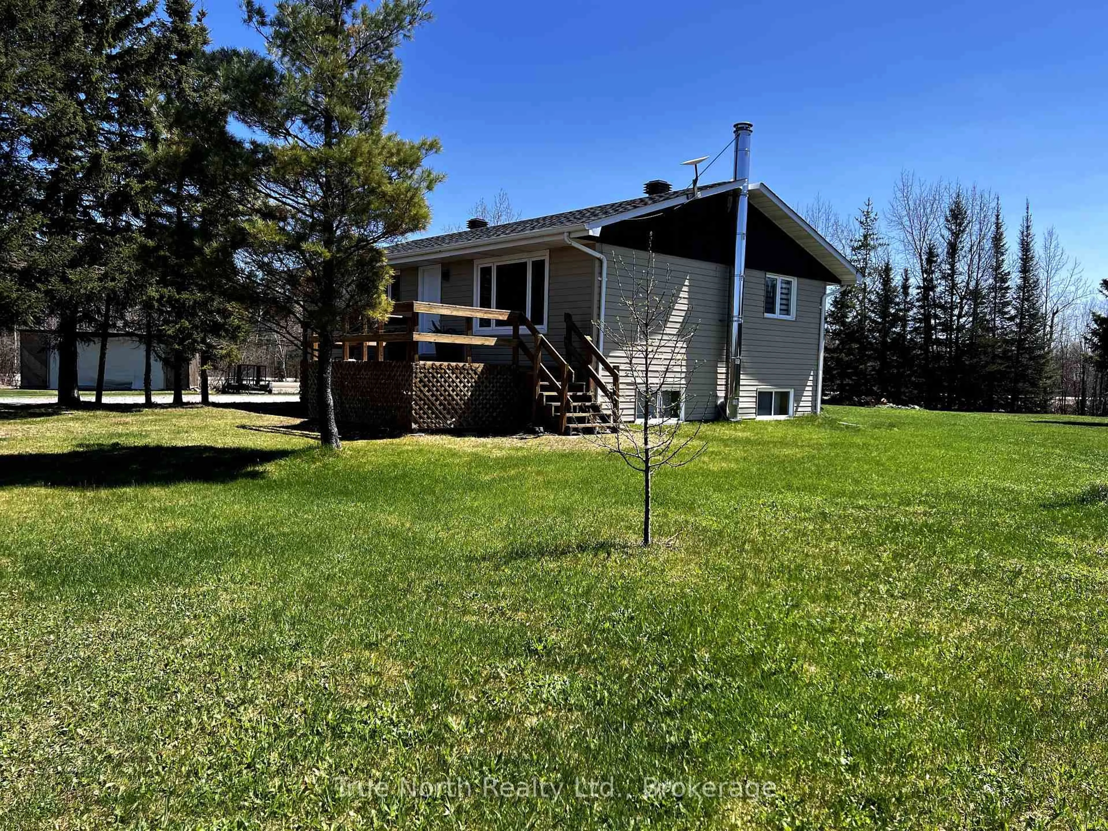 A pic from outside/outdoor area/front of a property/back of a property/a pic from drone, unknown for 445 Gurney Rd, Kapuskasing Ontario P5N 2X7