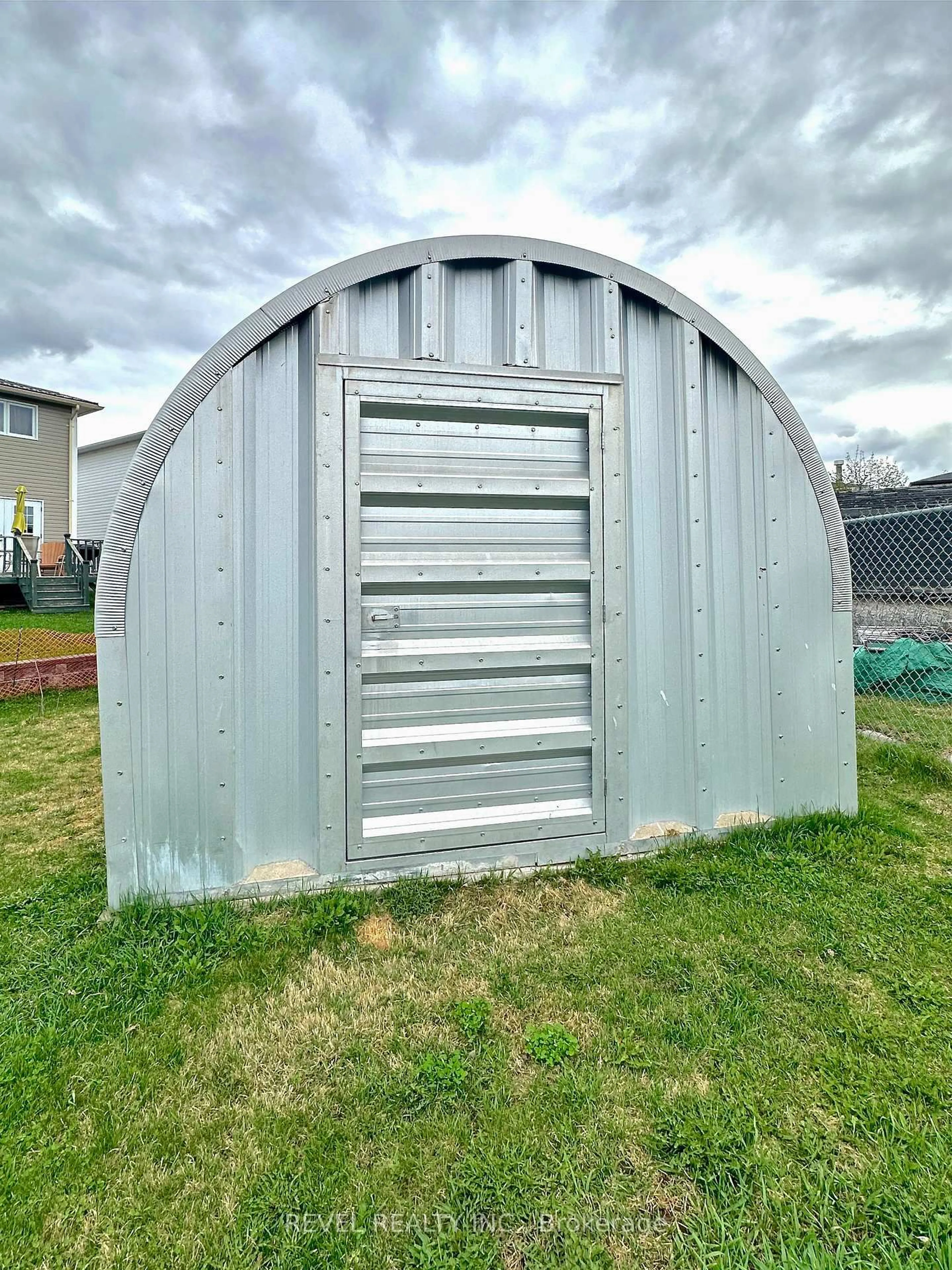Shed for 211 Malette Cres, Timmins Ontario P4P 1C4