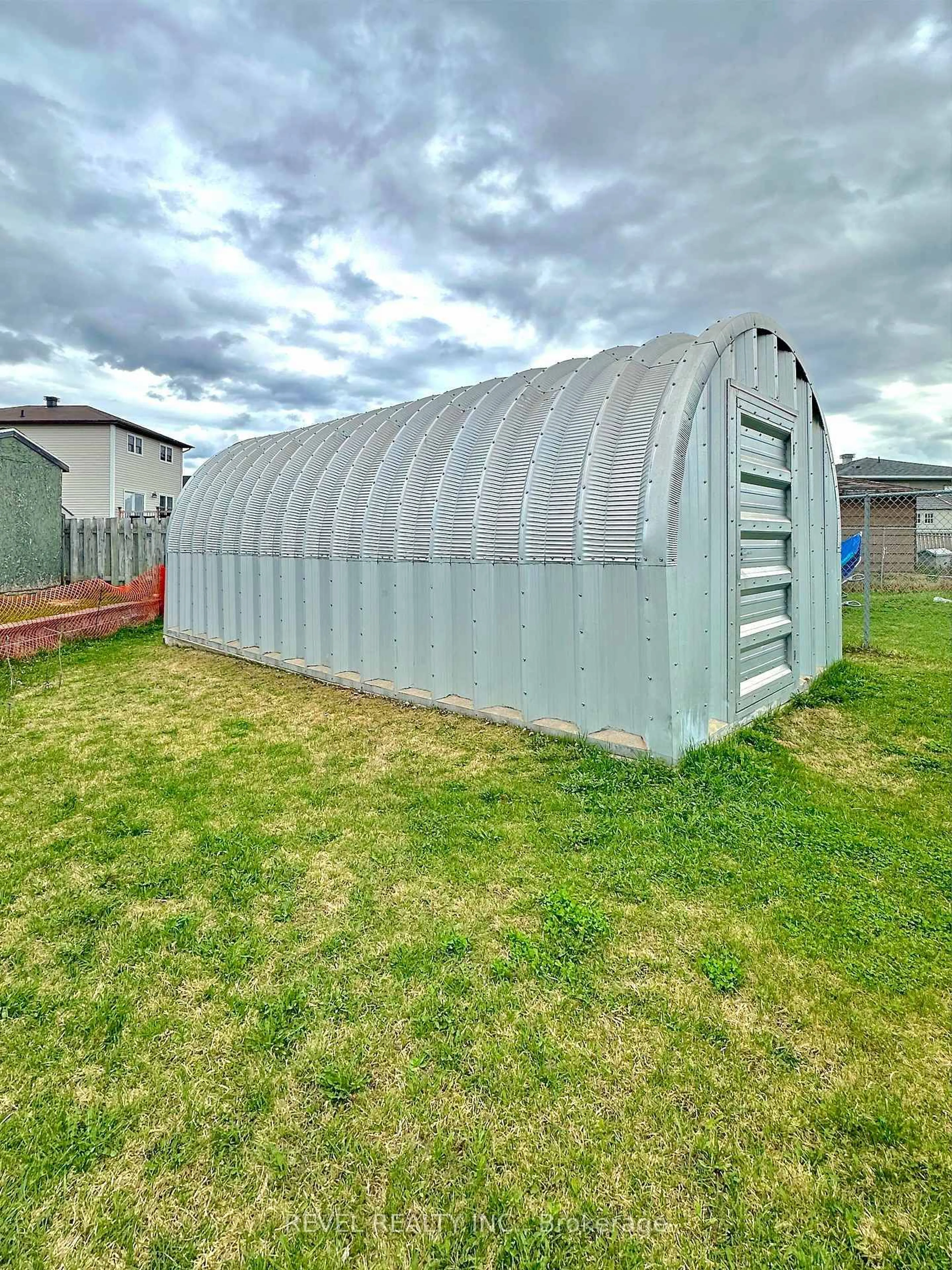 Shed for 211 Malette Cres, Timmins Ontario P4P 1C4