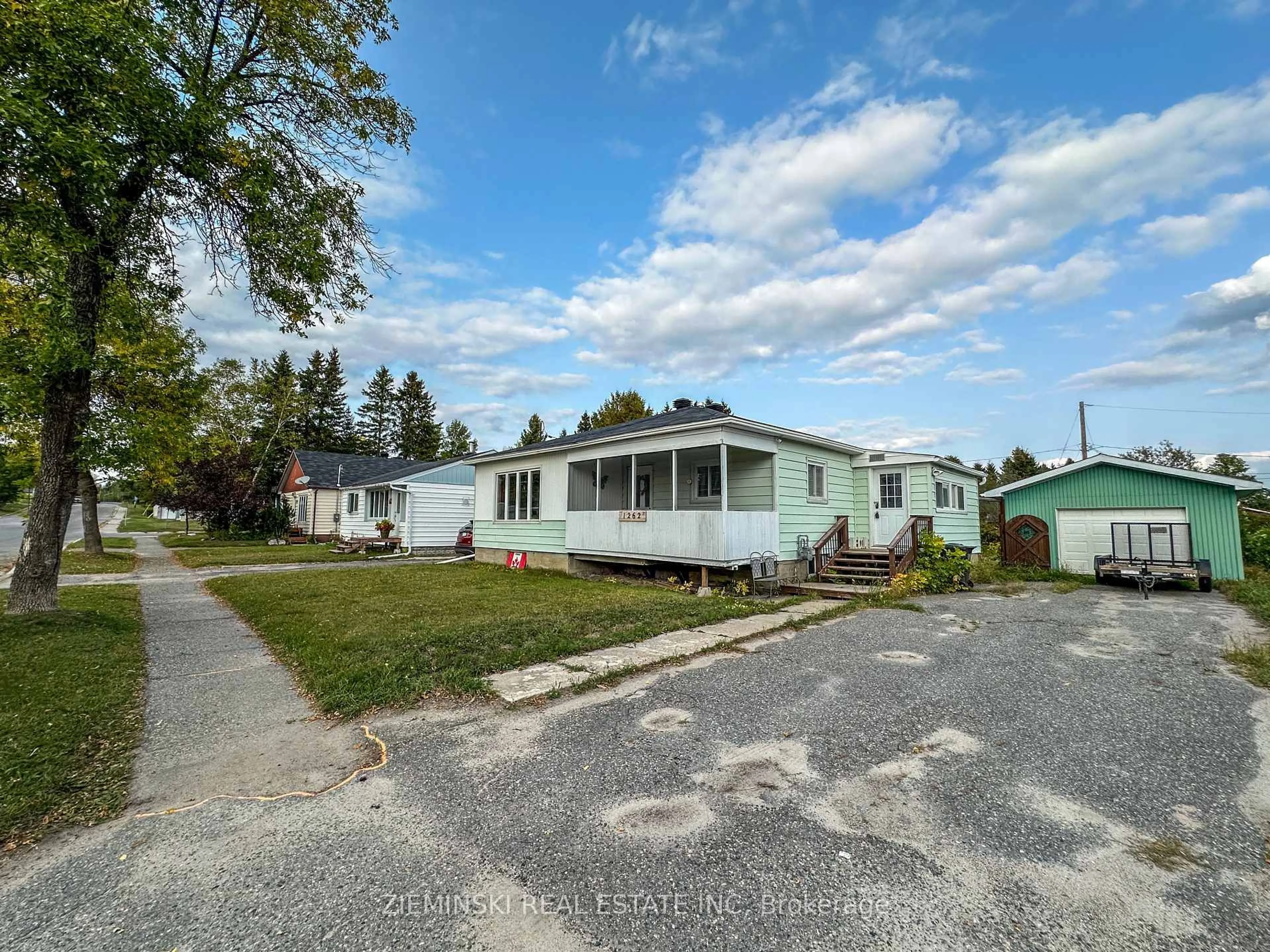 A pic from outside/outdoor area/front of a property/back of a property/a pic from drone, street for 1262 Victoria Rd, Iroquois Falls Ontario P0K 1E0
