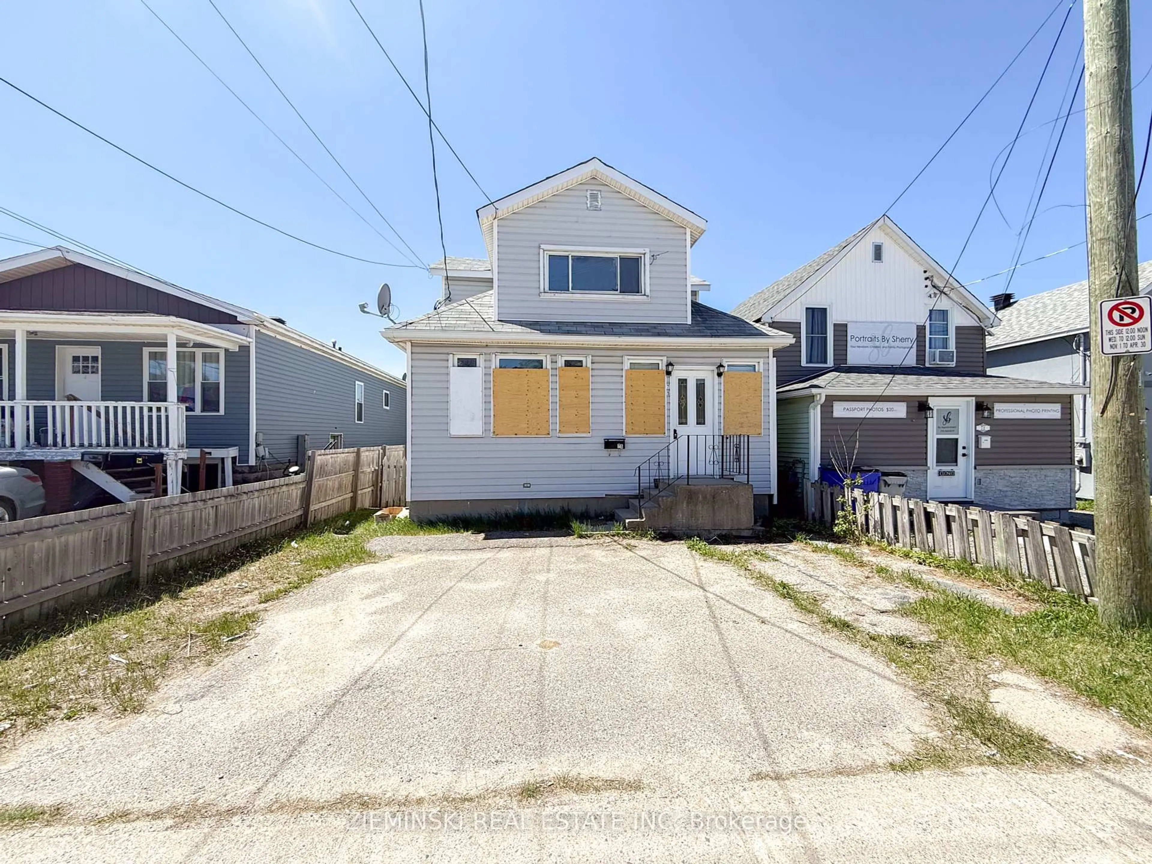 Unknown for 75 Elm St, Timmins Ontario P4N 1W5
