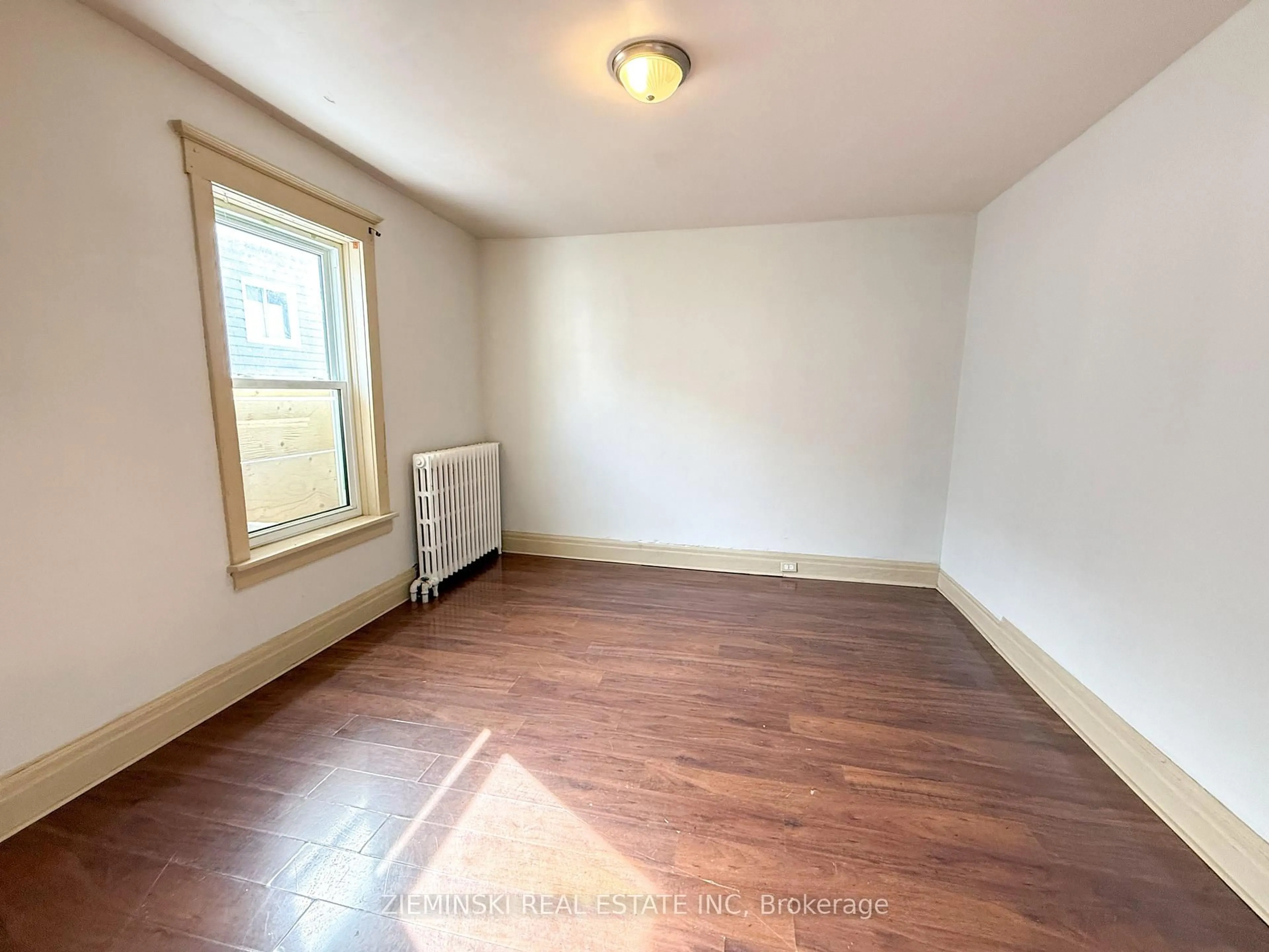 A pic of a room for 75 Elm St, Timmins Ontario P4N 1W5