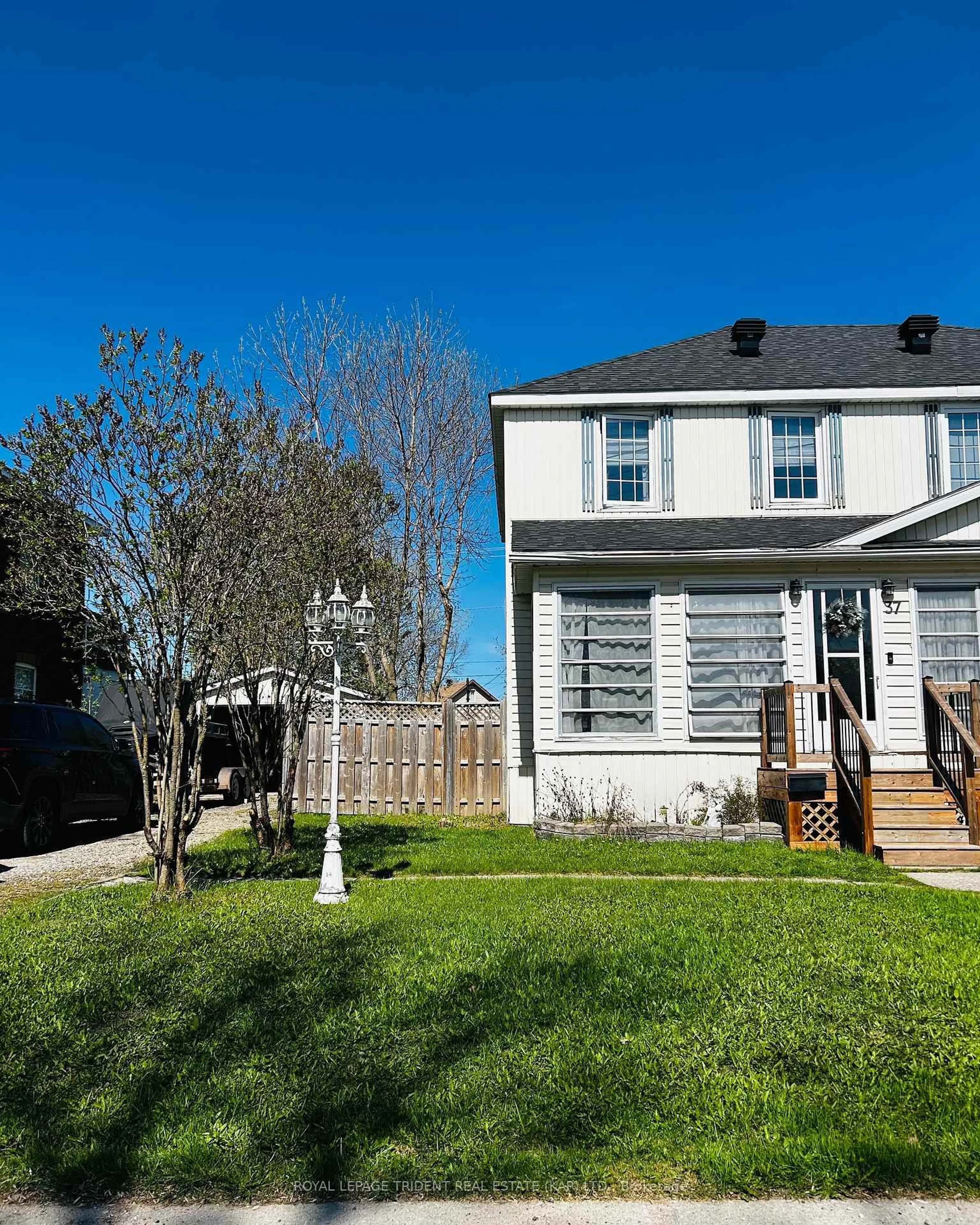 Home with vinyl exterior material, street for 37 Mundy Ave, Kapuskasing Ontario P5N 1R1