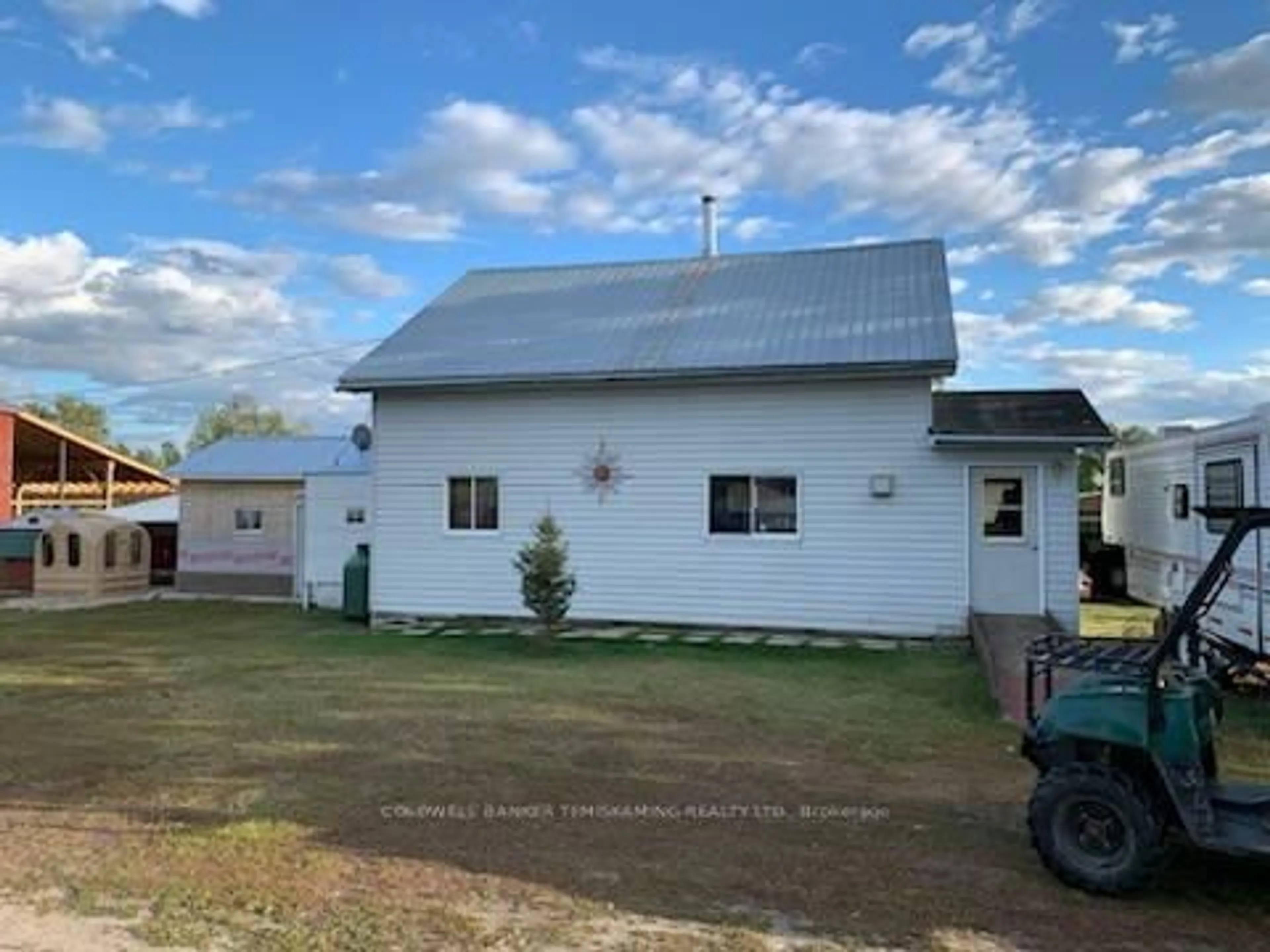 A pic from outside/outdoor area/front of a property/back of a property/a pic from drone, building for 284124 ELLIOTT Rd, Timiskaming Remote Area Ontario P0J 1L0