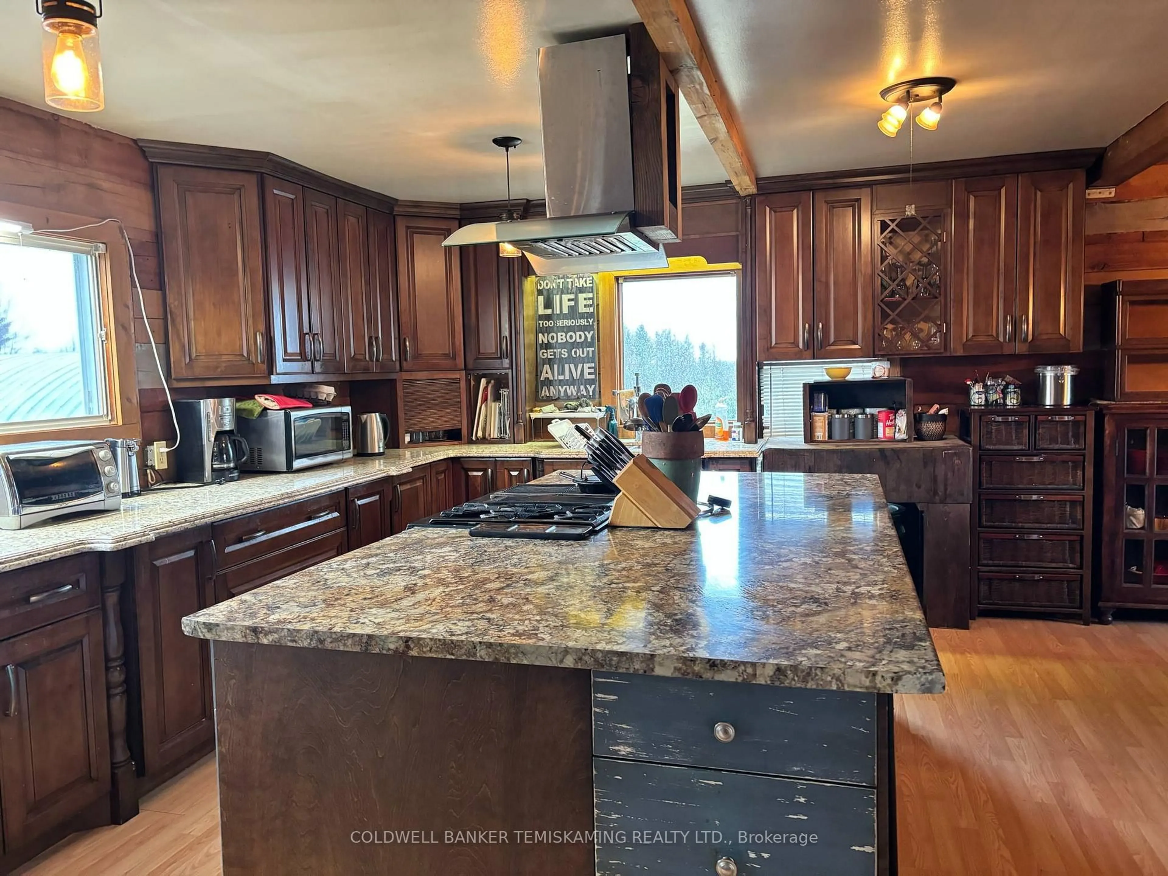 Open concept kitchen, unknown for 284124 ELLIOTT Rd, Timiskaming Remote Area Ontario P0J 1L0