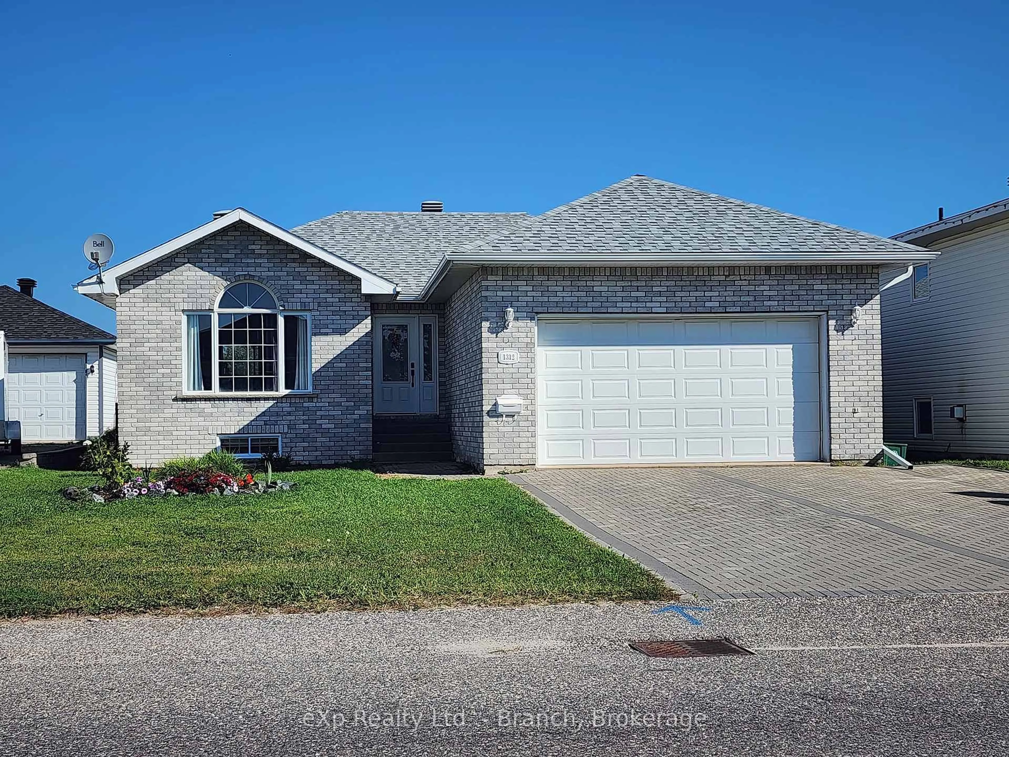 Home with vinyl exterior material, street for 1312 Park Ave, Timmins Ontario P4R 1L8