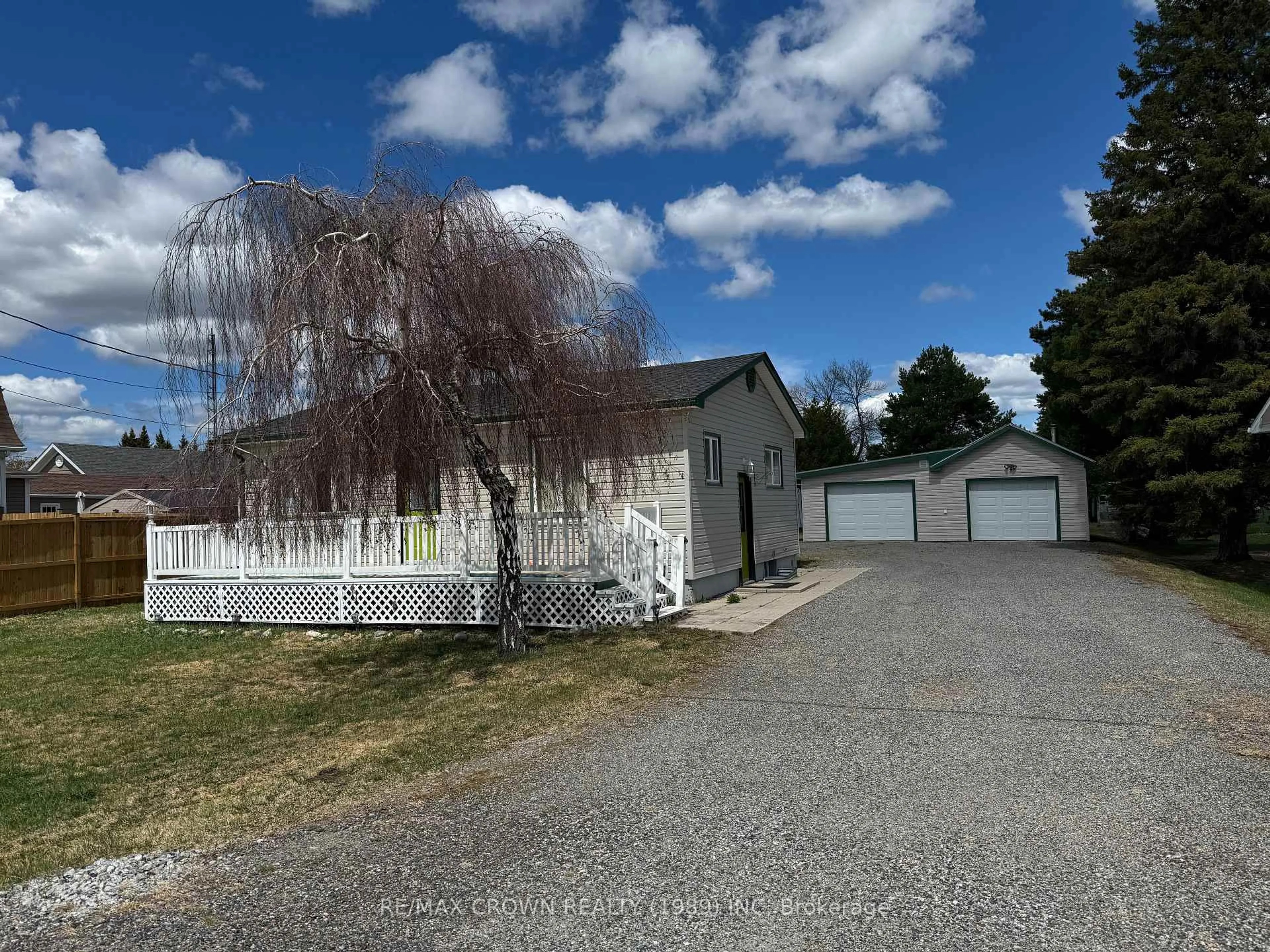 A pic from outside/outdoor area/front of a property/back of a property/a pic from drone, street for 35 Gauthier St, Fauquier-Strickland Ontario P0L 1G0