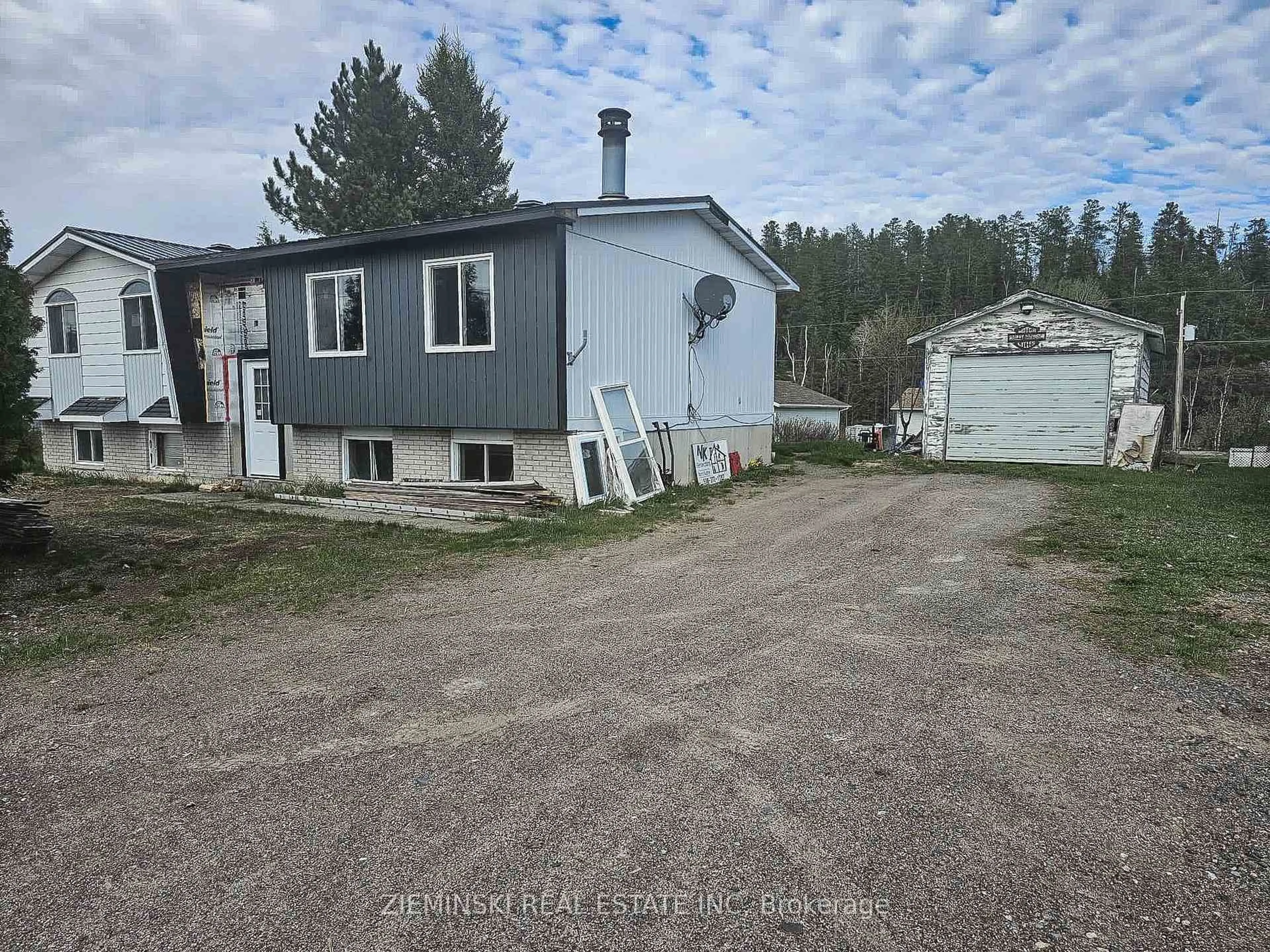 A pic from outside/outdoor area/front of a property/back of a property/a pic from drone, unknown for 211 GEORGINA St, Matachewan Ontario P0K 1M0