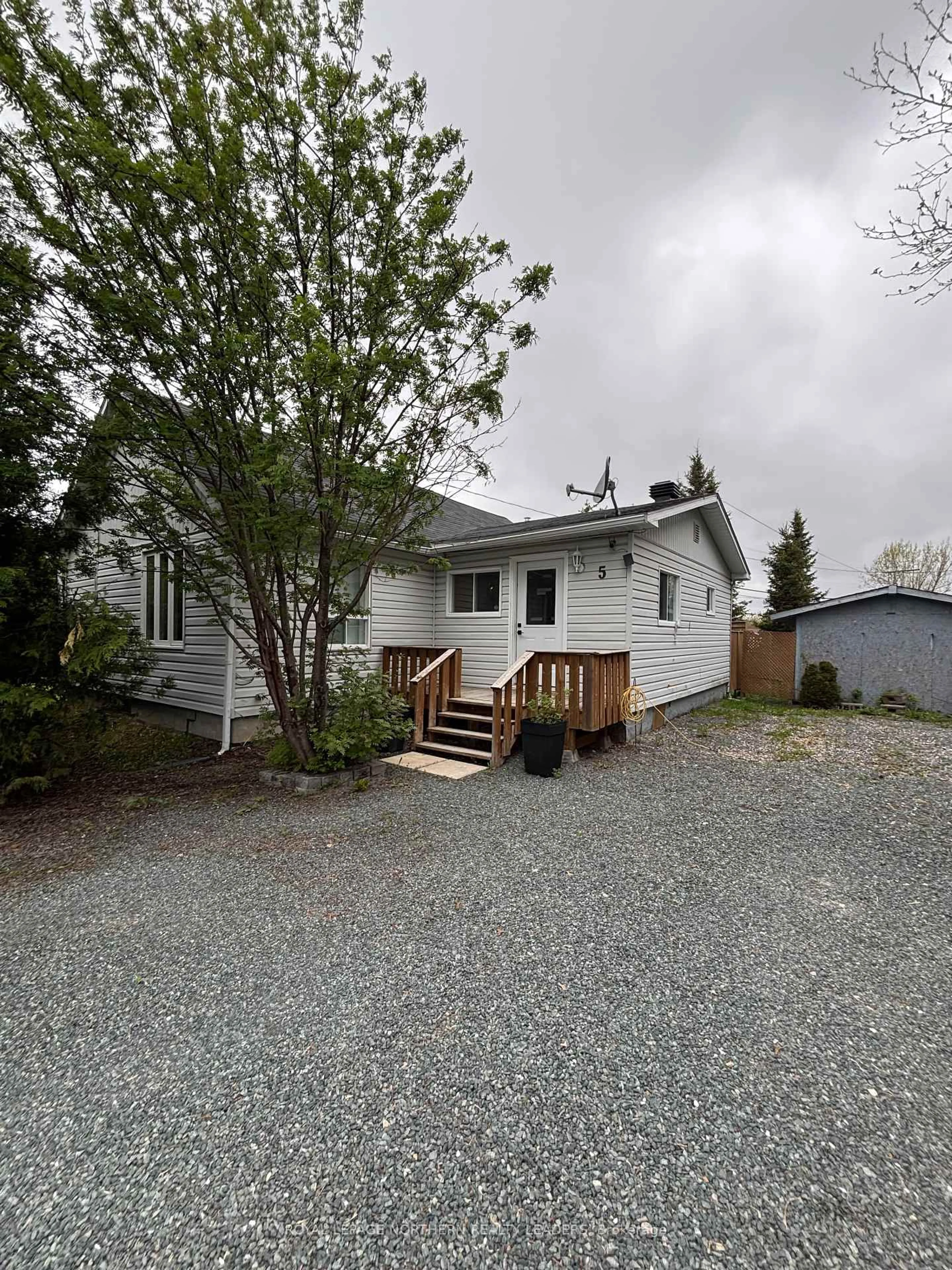 Unknown for 5 Algonquin Rd, Cochrane Ontario P0L 1C0