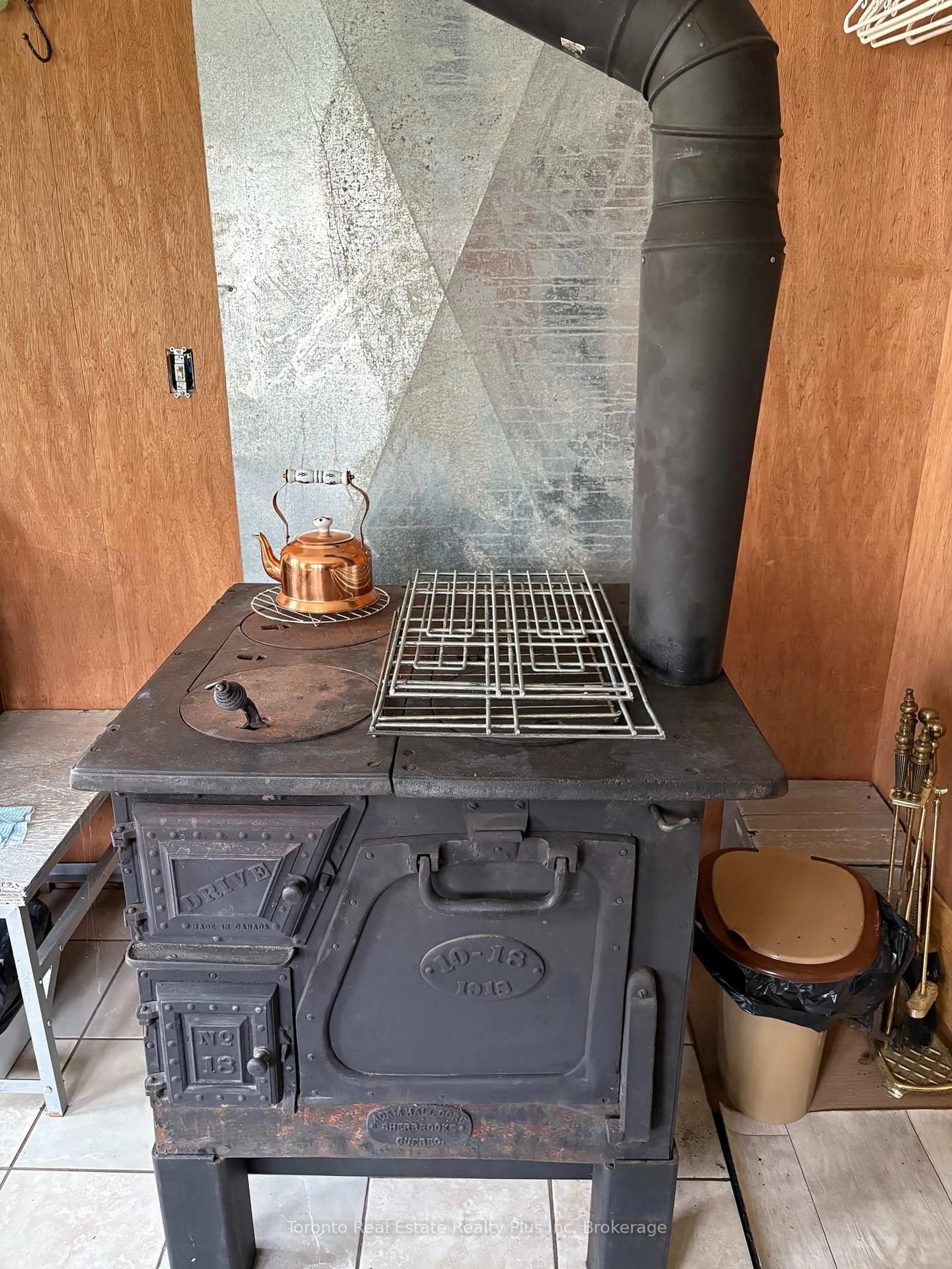 Standard kitchen, unknown for 9999 Bourkes Rd, Black River Matheson Ontario P0K 1R0