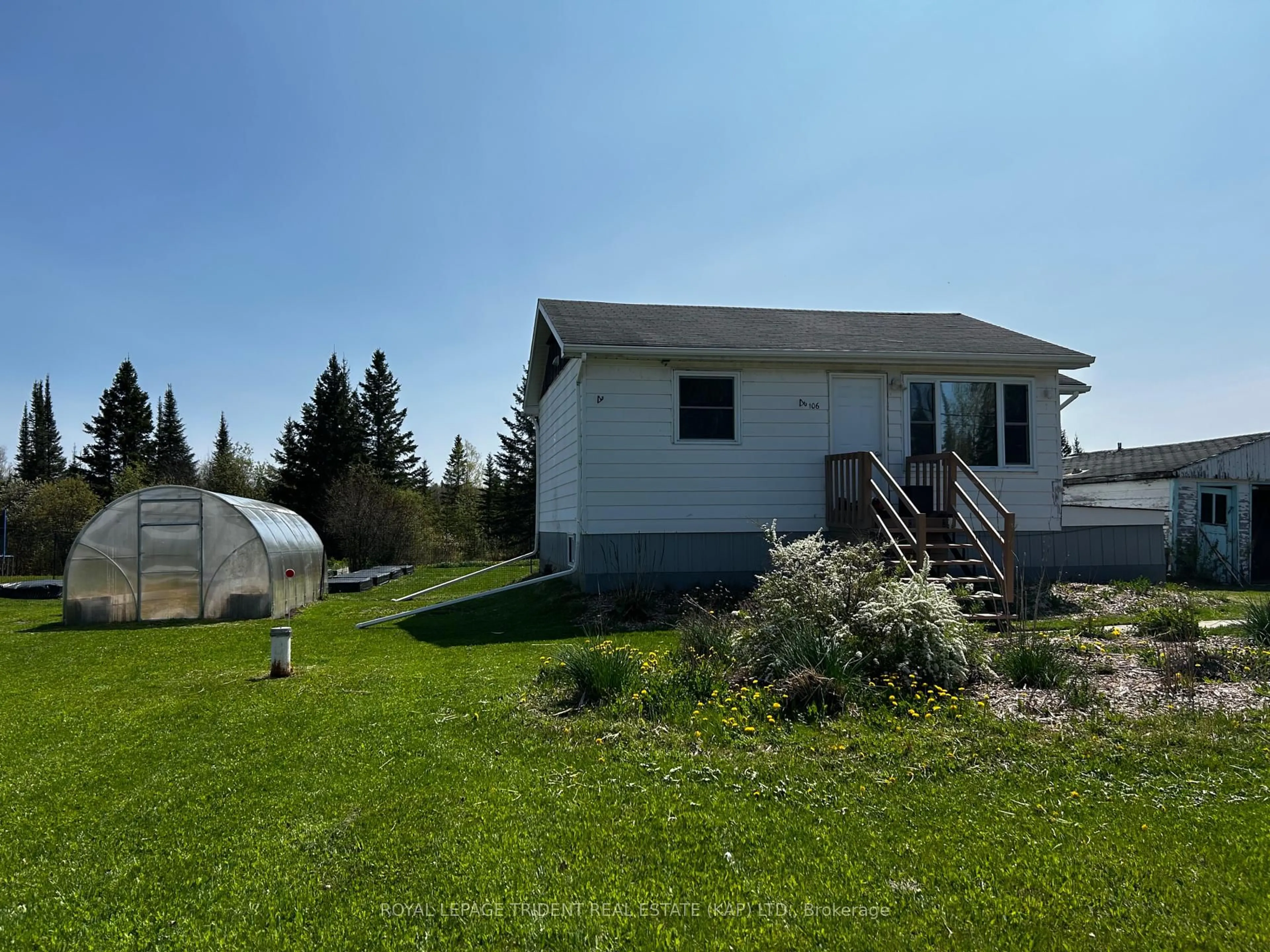 Shed for 106 Mitchell Rd, Kapuskasing Ontario P5N 2X8