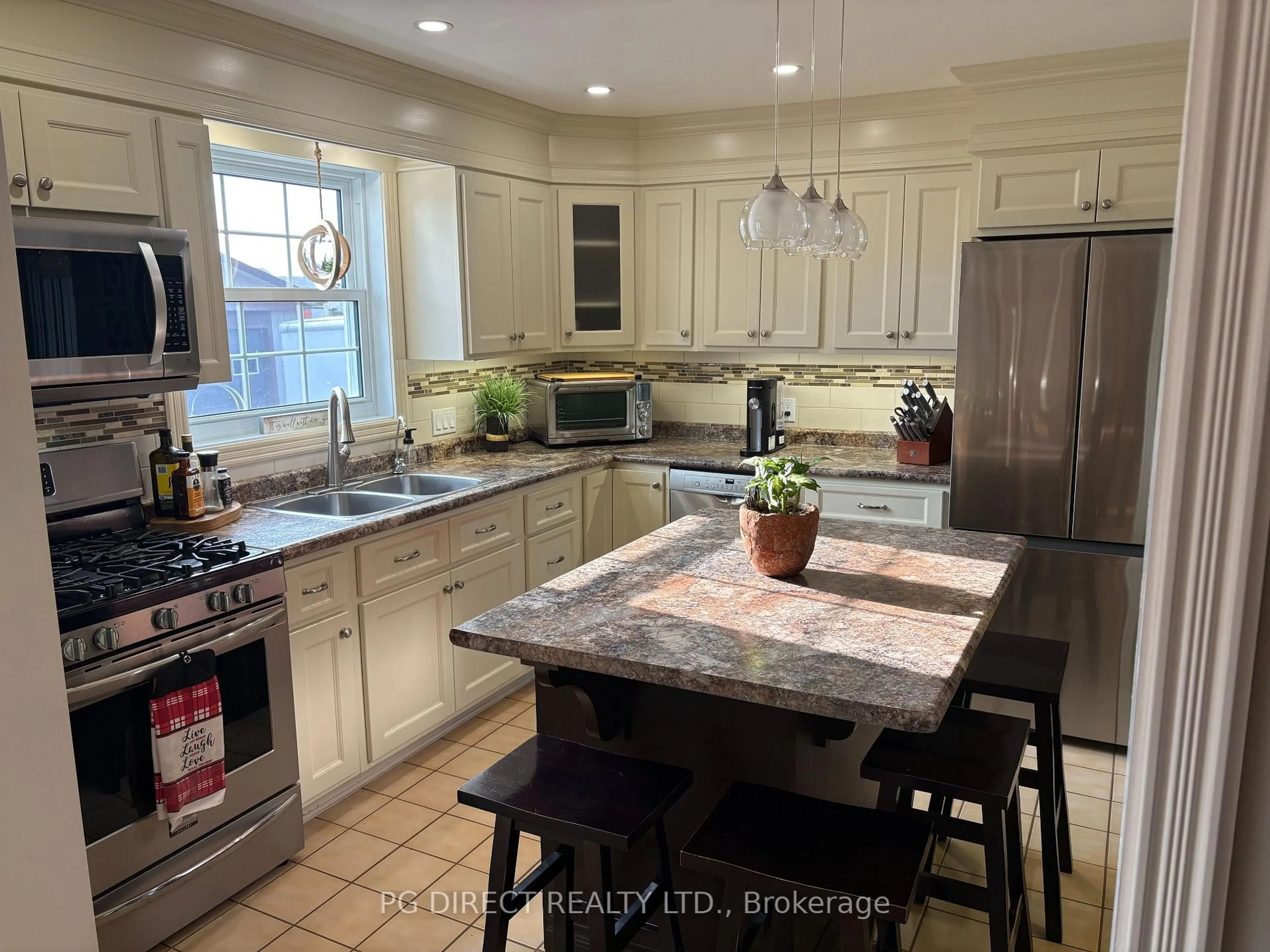 Open concept kitchen, ceramic/tile floor for 226 Laurette St, Temiskaming Shores Ontario P0J 1P0