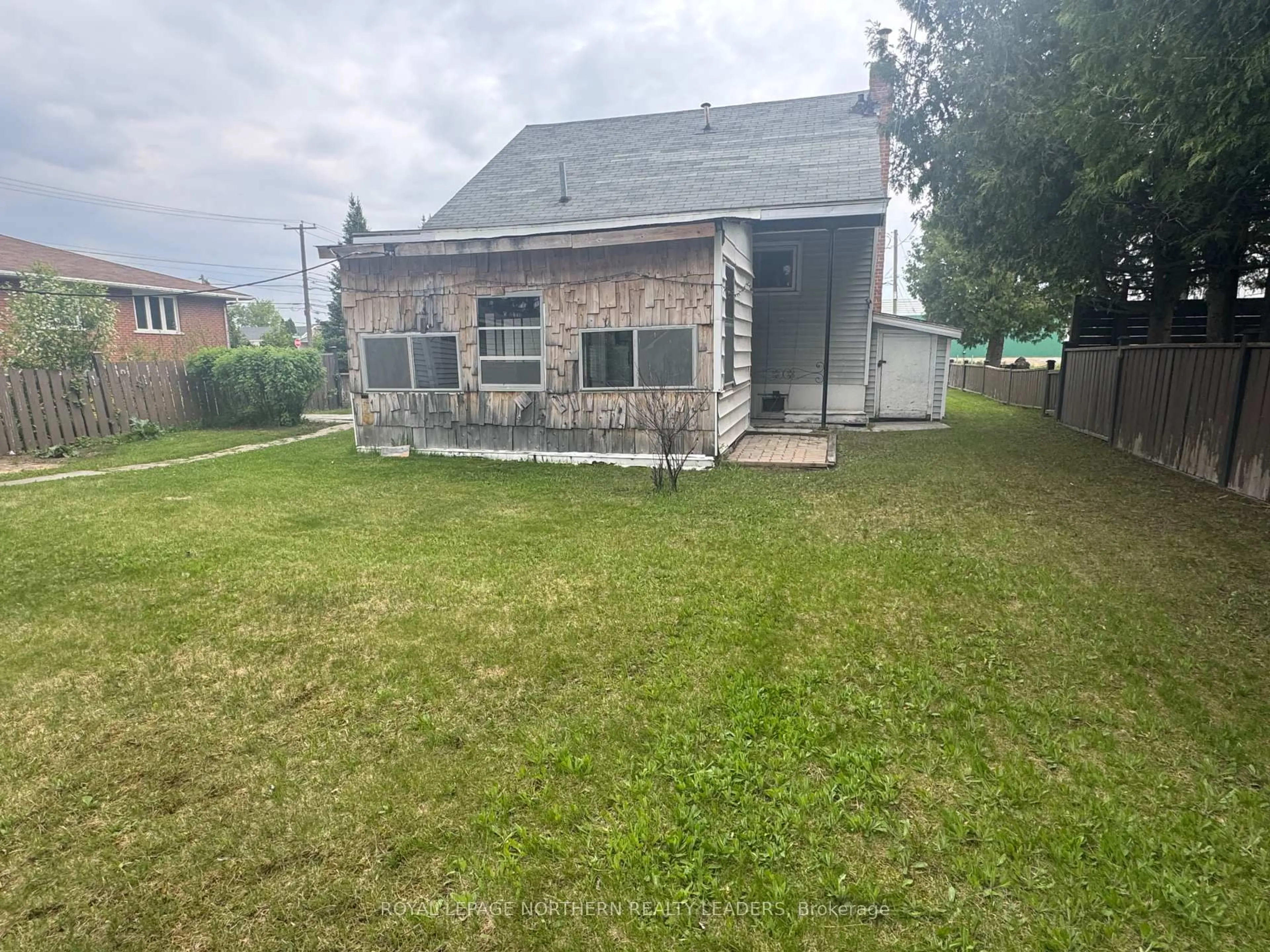 Shed for 353 Dale Ave, Timmins Ontario P4N 1M8