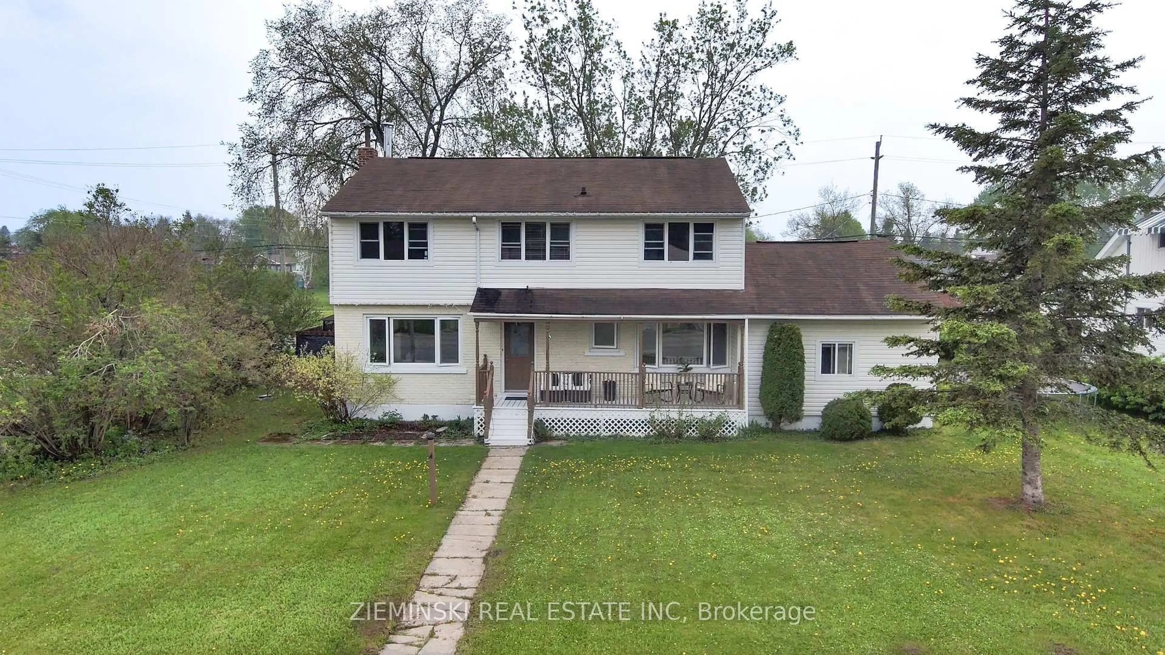 A pic from outside/outdoor area/front of a property/back of a property/a pic from drone, street for 71 Anson Dr, Iroquois Falls Ontario P0K 1E0